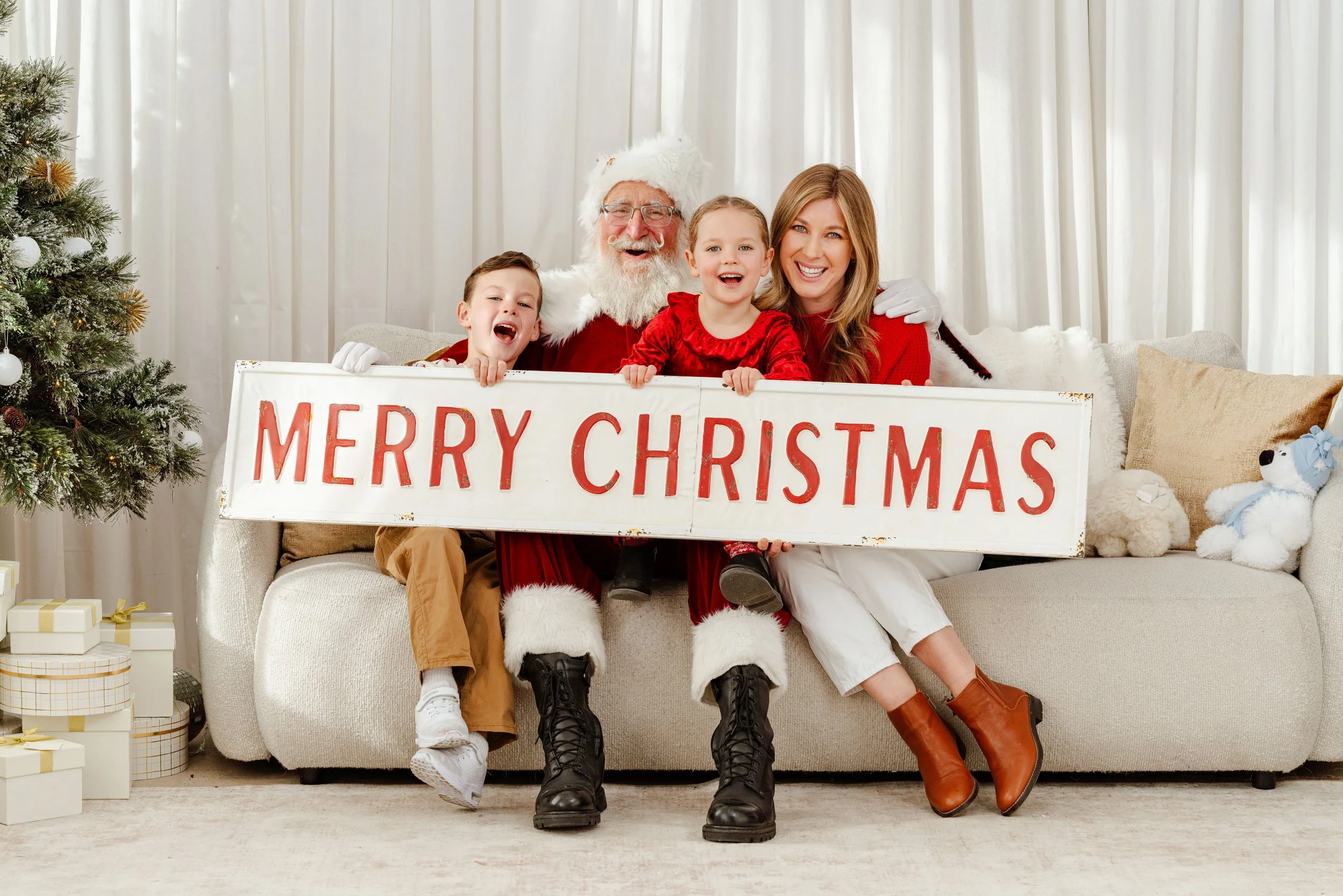 santa2025-marilee.co-08395.jpg