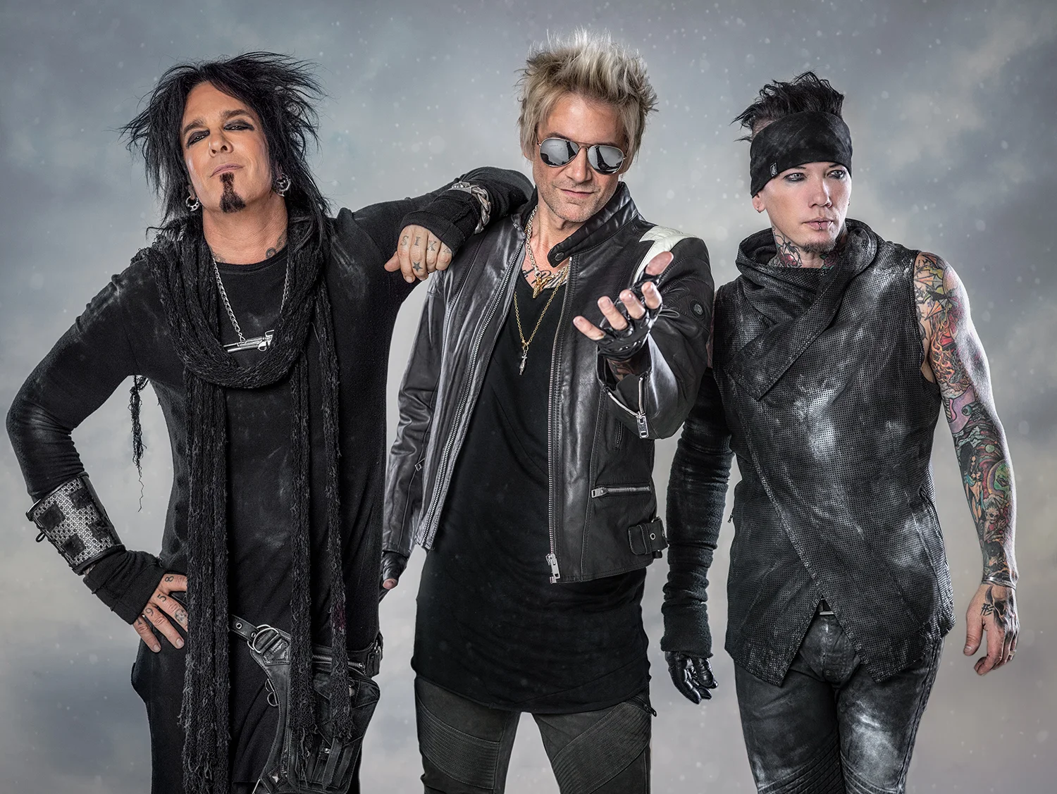 Sixx:A.M. Reflect on 'The Heroin Diaries' & Discuss How It's a 'Gateway to Sobriety'