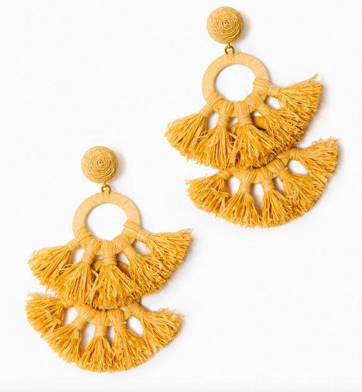 we love these textured raffia earrings !