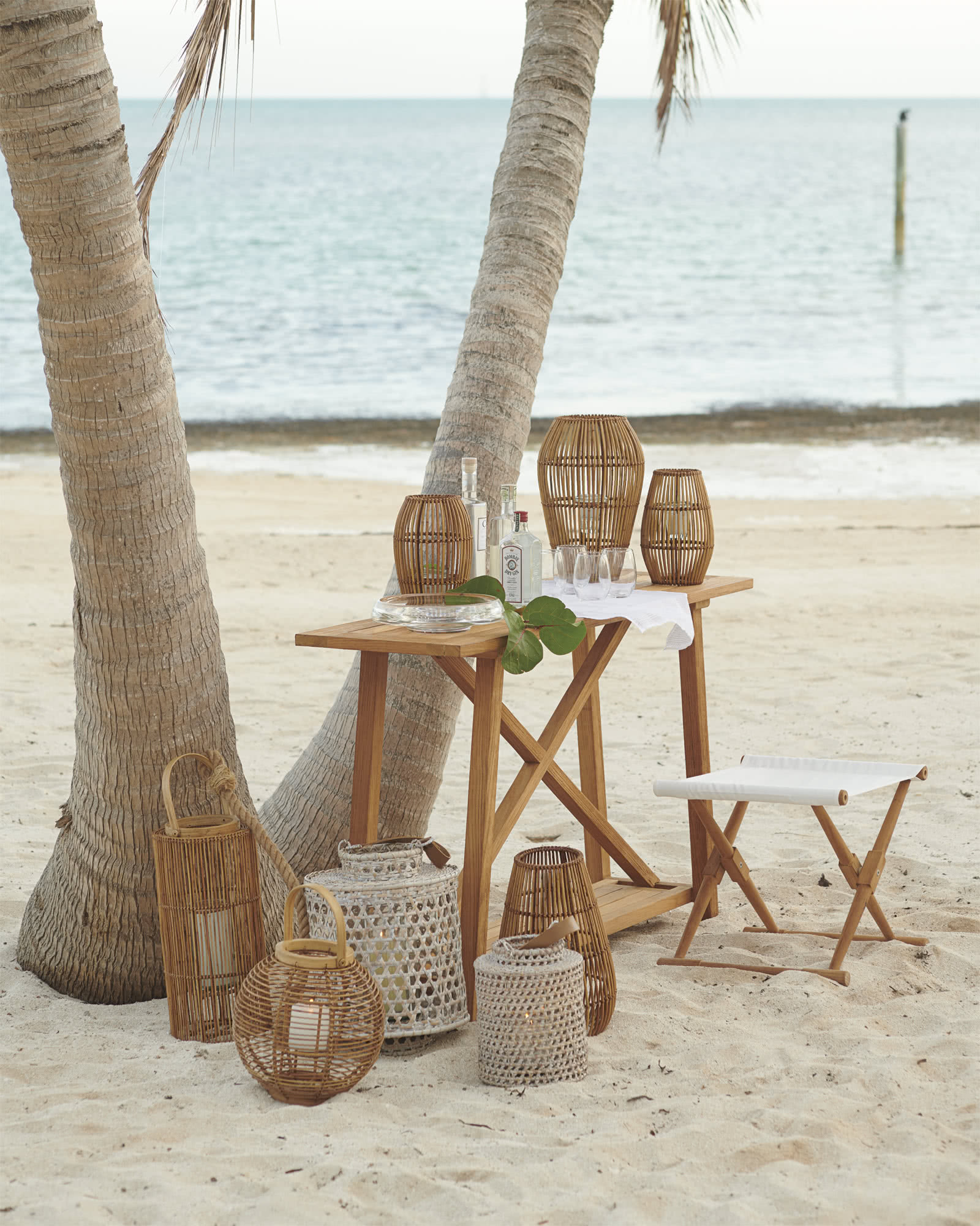 we love the look of these festive lanterns !