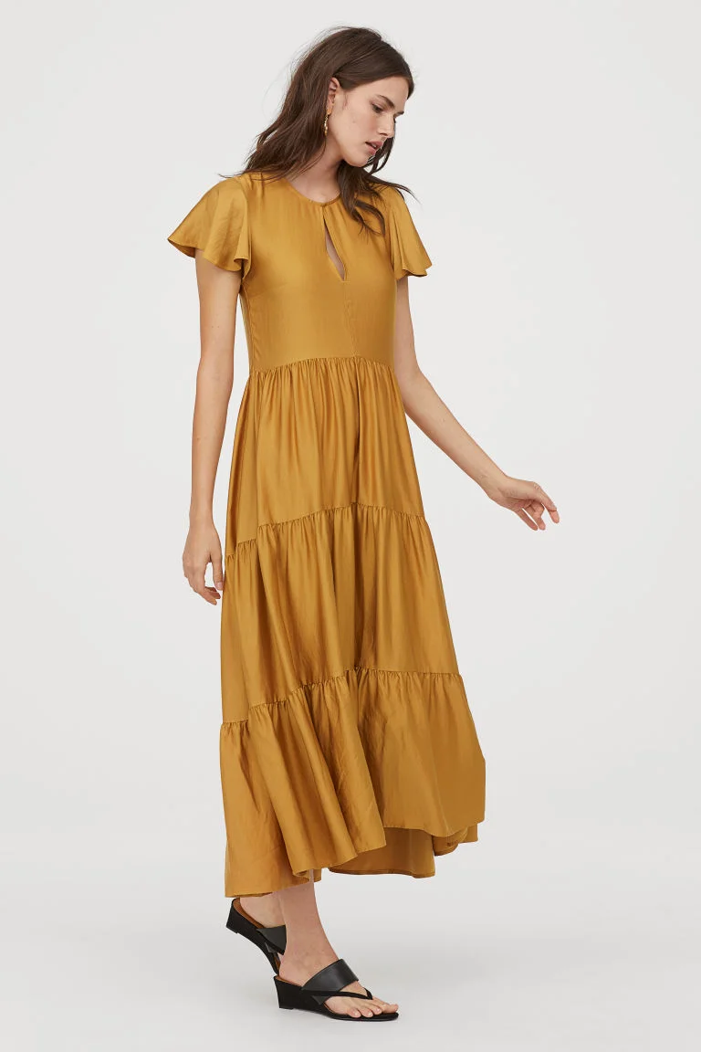 this satin dress is a steal for just $79.99… P.S. if you’re a h&M member it’s only $49.99!