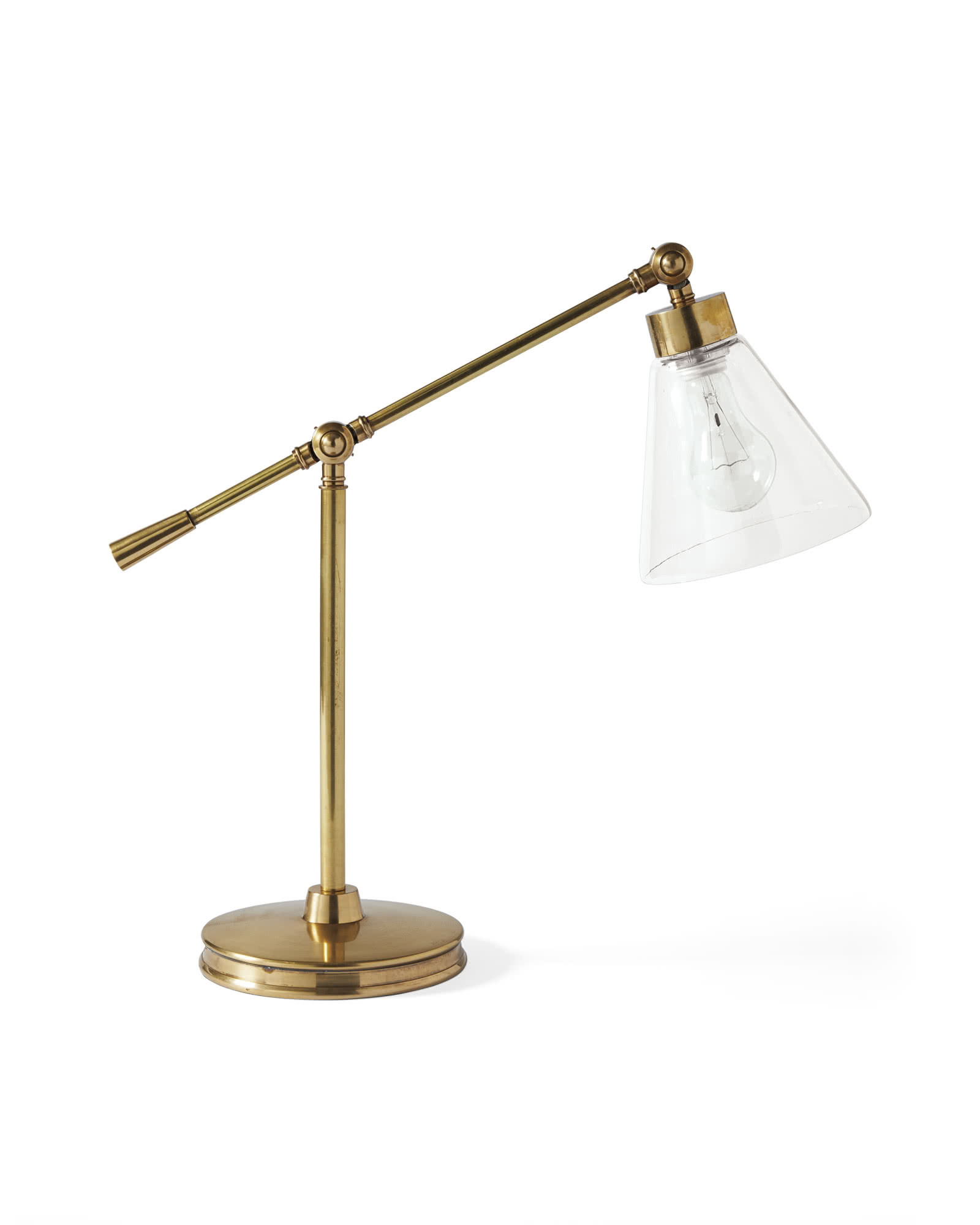 this sleek brass tablelamp lights up any room!