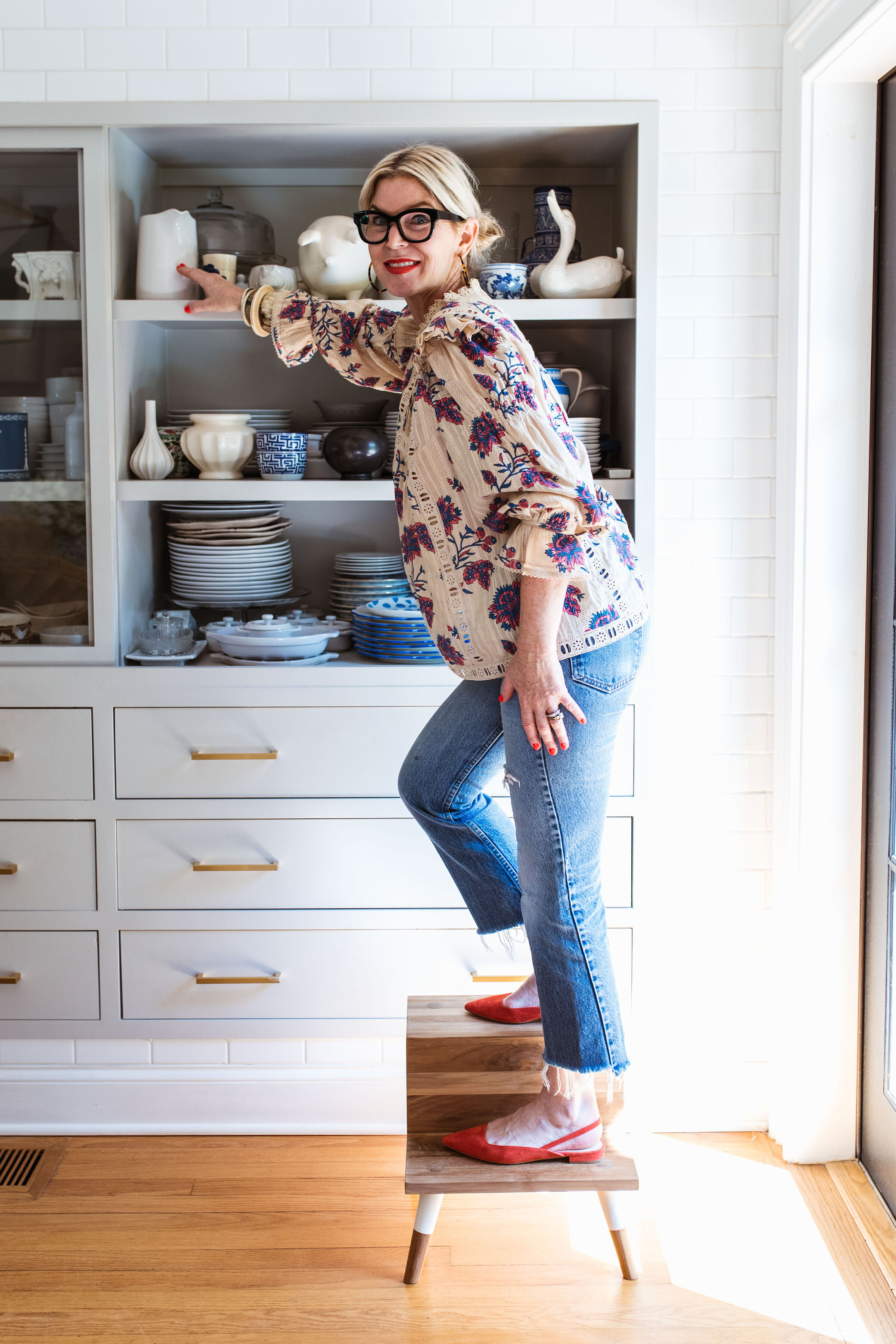 who knew a step stool could be so chic?!?!