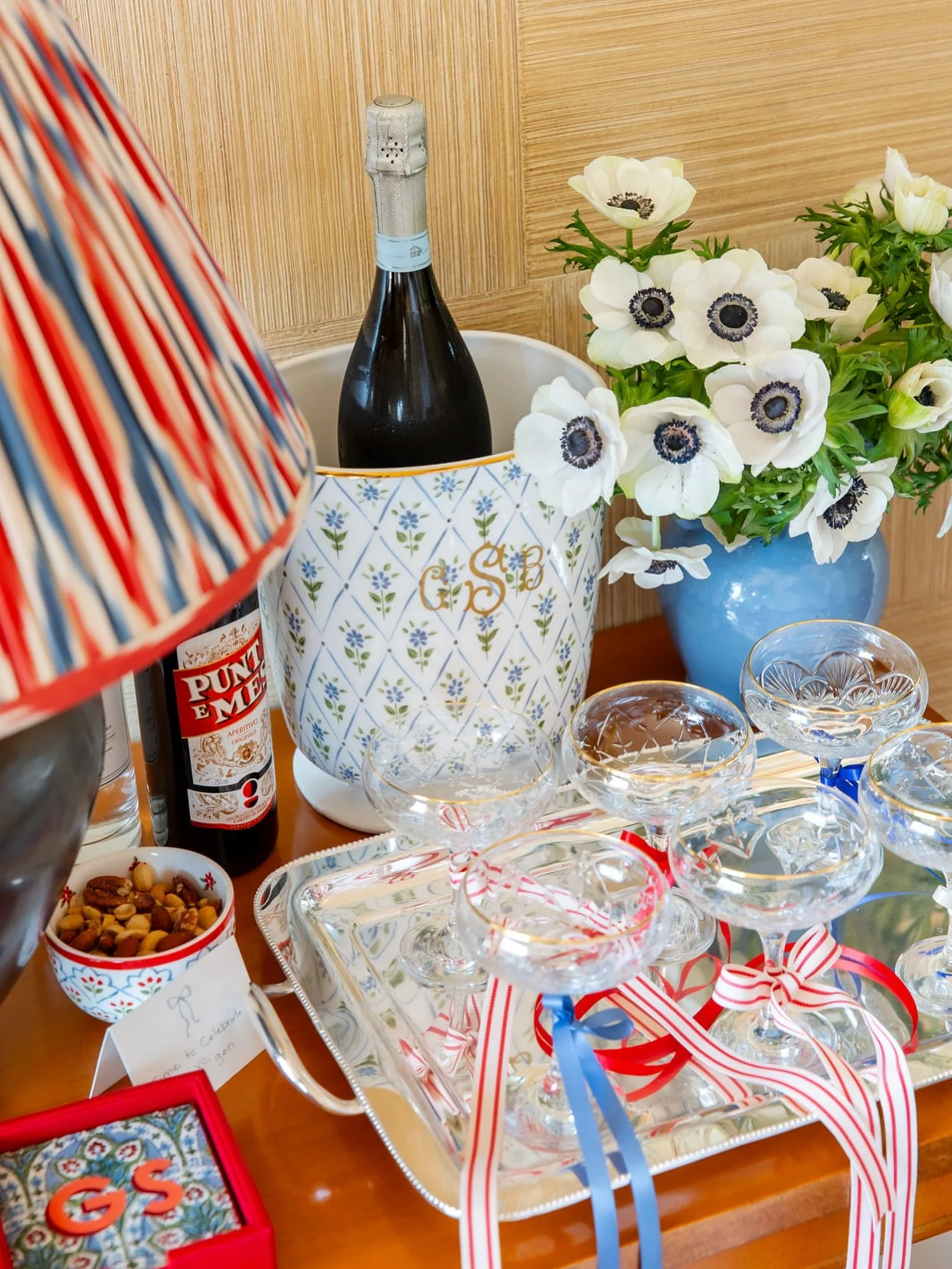 TGIF! 🥂 Cheers to the weekend friends. &hearts;️