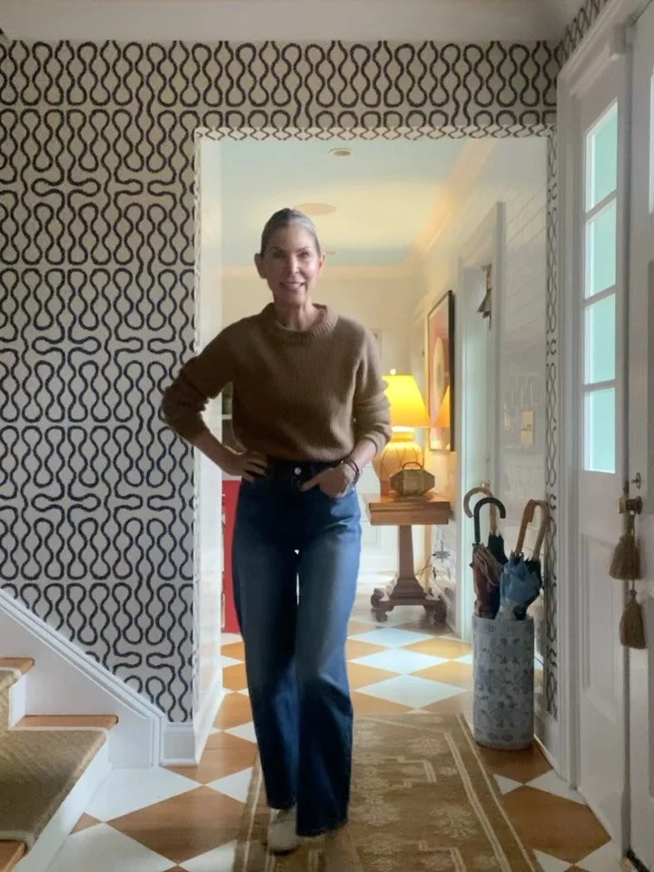 WFH but make it elevated. ✔️ These easy @onequince separates are comfortable enough for the sofa, polished enough for Zoom, so beautifully constructed and priced so well that I&rsquo;m eyeing one of their chocolate brown velvet sectionals next! 🤎 ad