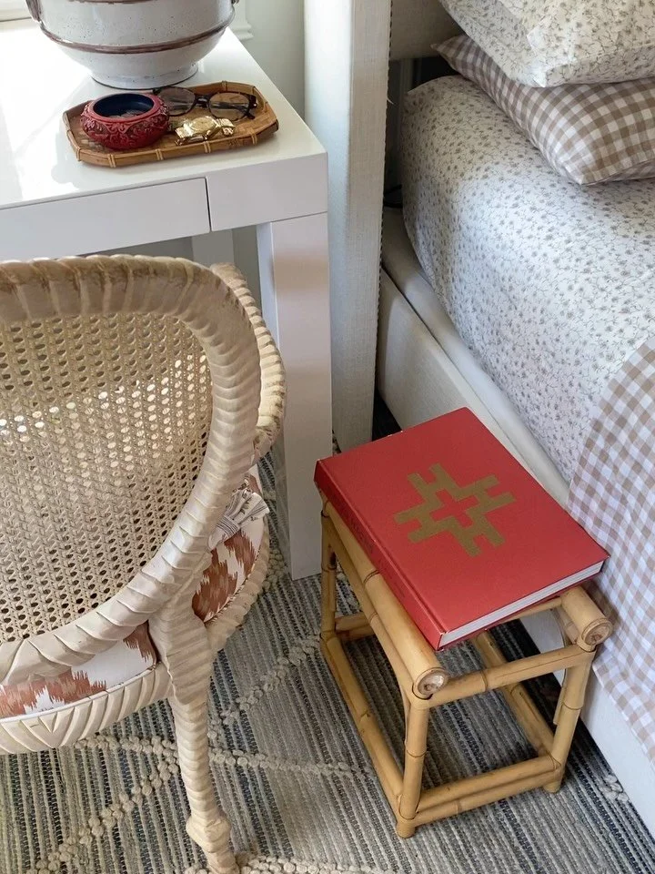 She&rsquo;s soft, she&rsquo;s floral, she&rsquo;s gingham, she&rsquo;s&hellip; shockingly affordable. ✔️ This @onequince combo is hitting every note: organic cotton for breathability, European linen for texture, and price points that leave room in th