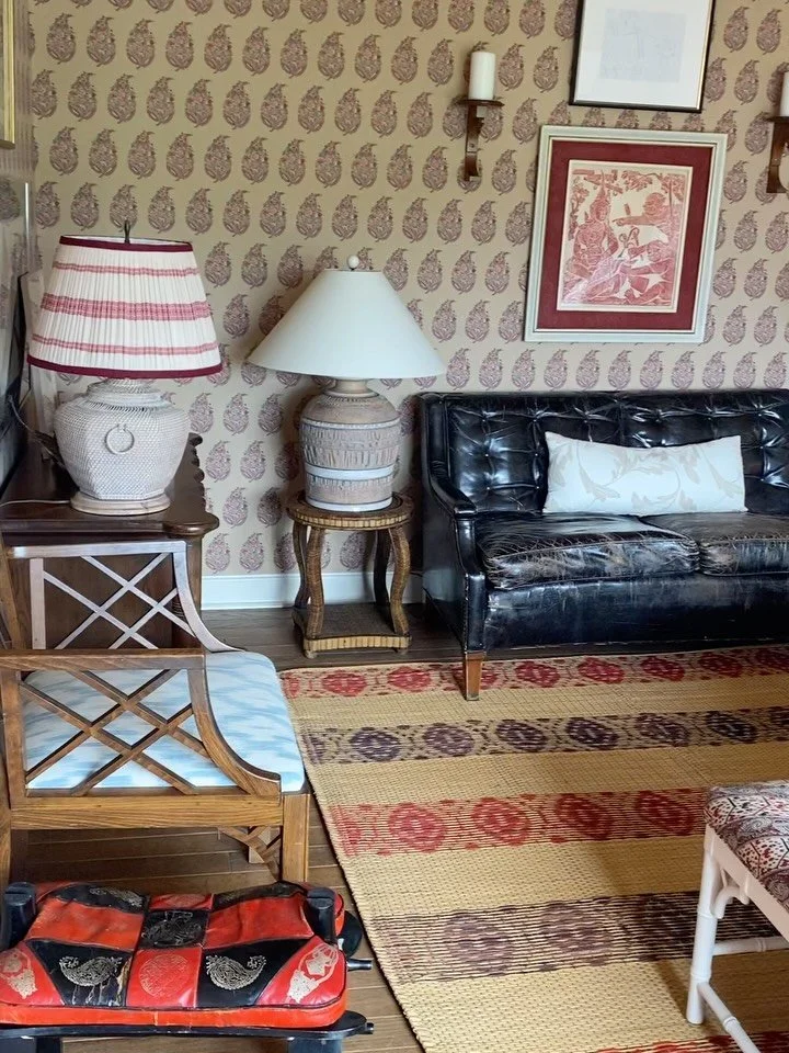 This is the day I check off 3 things from my to do list! &hearts;️ 1. Add accessories to table tops. 2. Hang rattan mirrors. 3. Find a home for my vintage treasures that have been hiding in a closet. Done, done, and done! ✔️✔️✔️