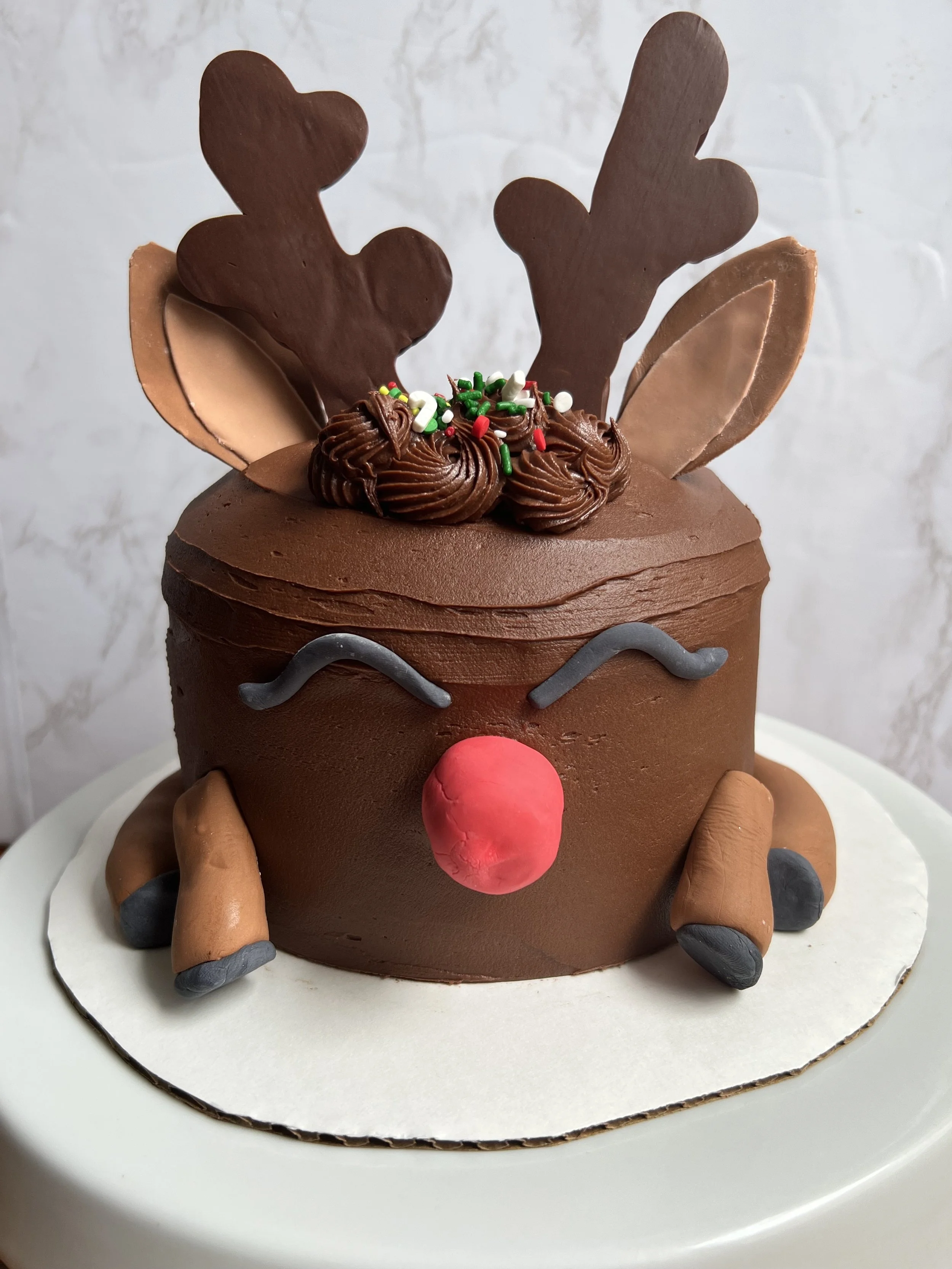 Light-Up Reindeer Cake