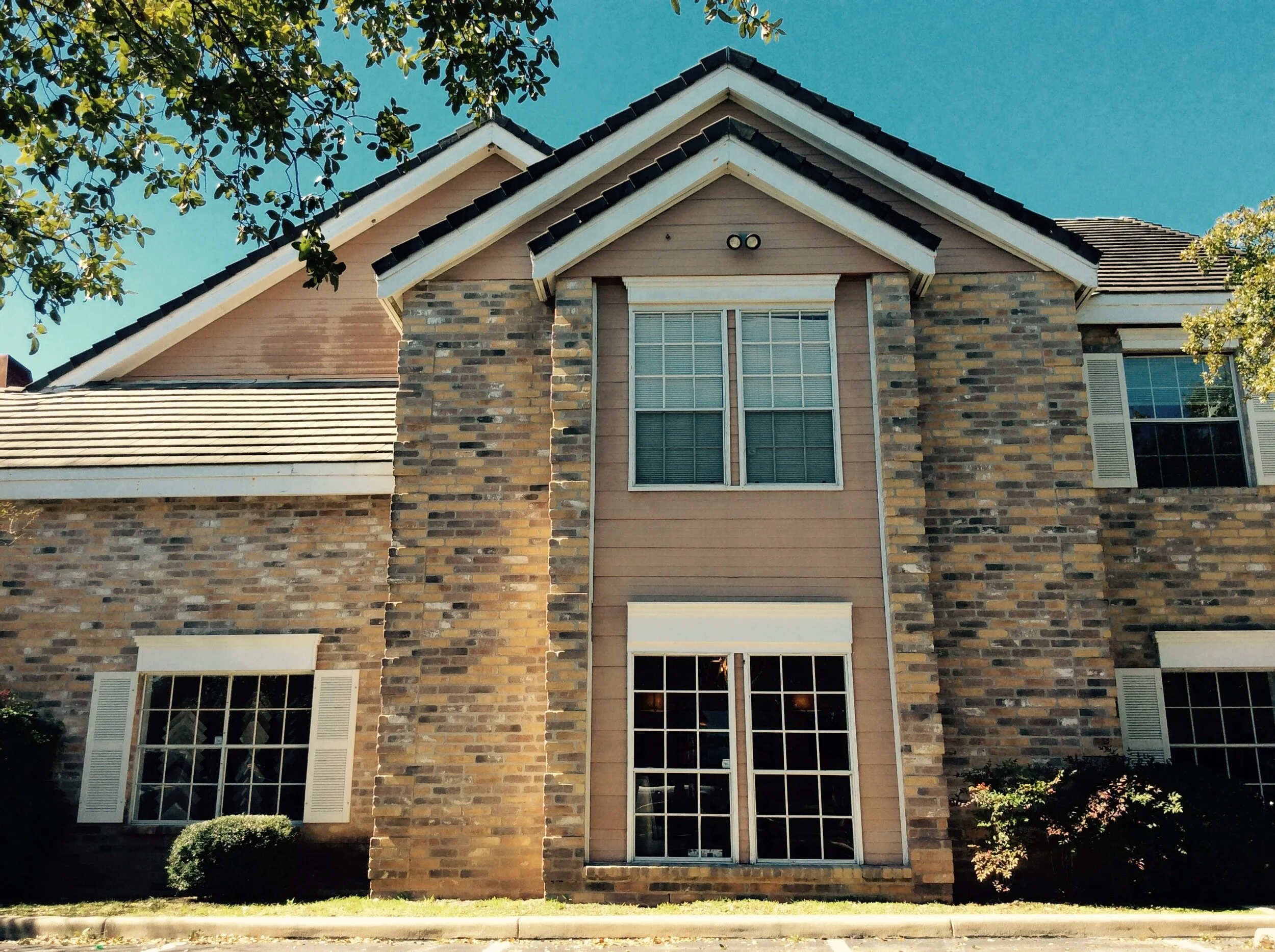 Brookstone Building 1.jpeg