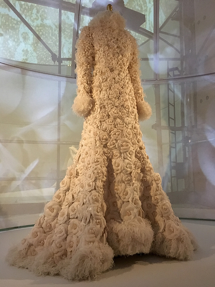 Fabulous handmade Chanel gown from Fall/Winter 2005 Haute Couture collection.