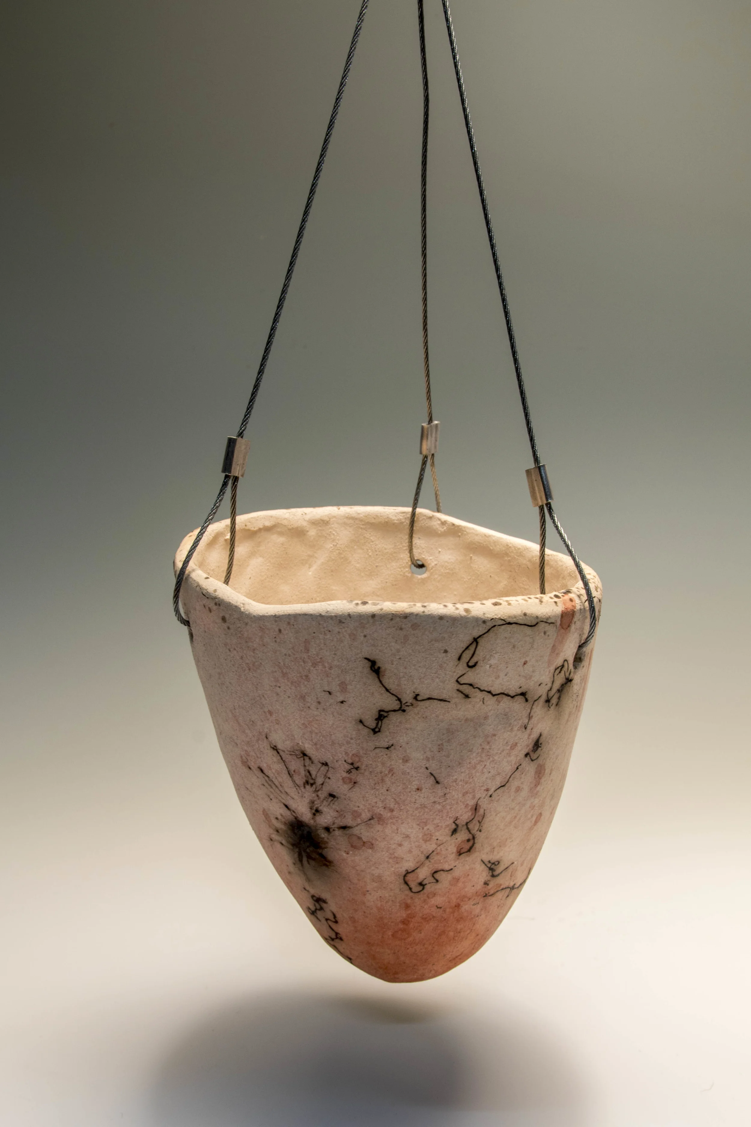 Horsehair feather hanging planter