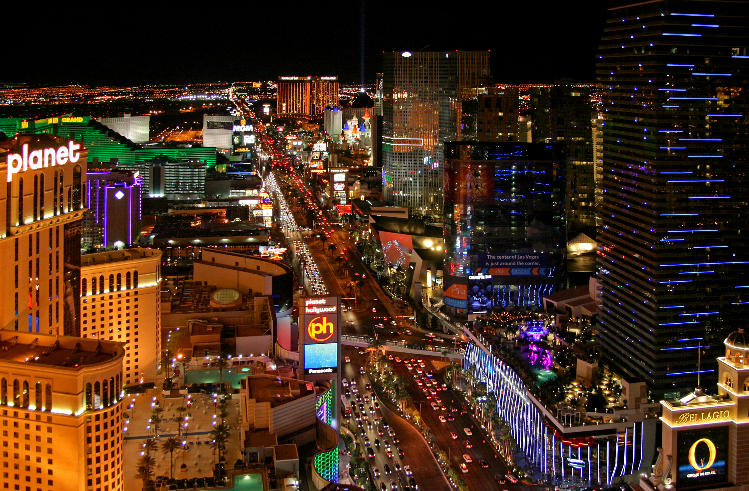 Las_Vegas_Strip_at_night,_2012.jpg
