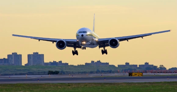 Fong_Tseng_airplane.jpg