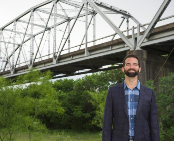 Dale Glover of Rainey.Co, standing in front of the nostalgic Montopolis Bridge: "I've looked closely at the whole area and what would maximize the possibilities."