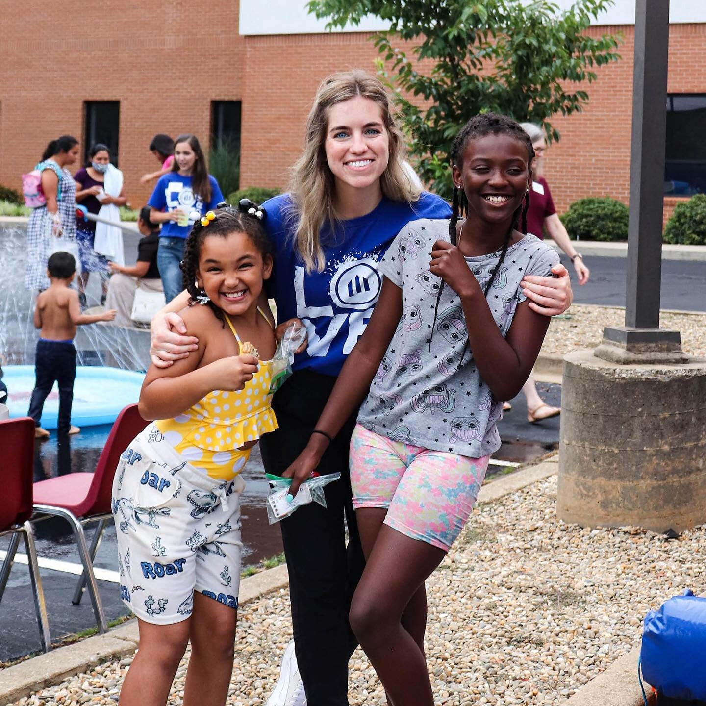 We&rsquo;re so thankful for a group of young adults who are willing to set aside time in their busy schedules to be a blessing to our community and serve in our church. It&rsquo;s such a privilege to work together for the cause of Christ.

#serve #yo