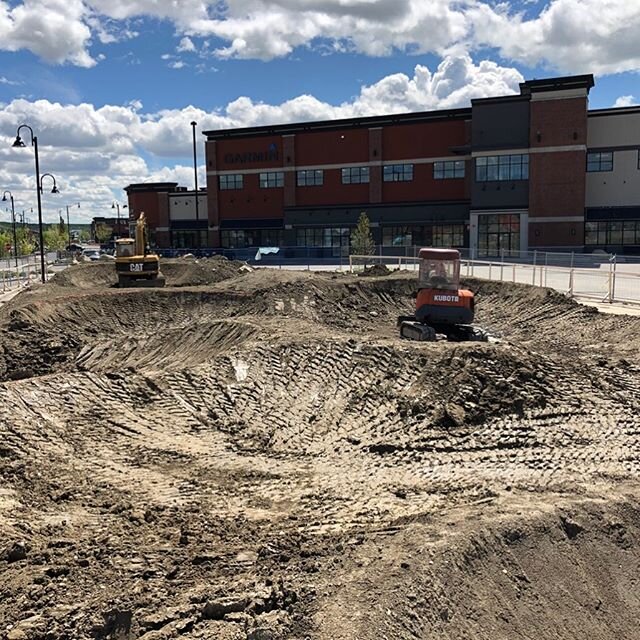 SCOPE is proud to be working with @bikecochrane to bring a new pump track to Cochrane for kids and adults of all ages to enjoy. Stay tuned for the finished look! 
#cochrane #alberta 
#bikepark 
#pumptrack 
#landscape #construction

Scope Projects 
La