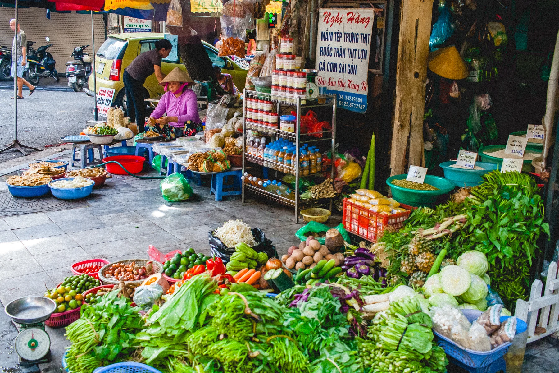 Vietnam Hanoi Grocer-3745.jpg