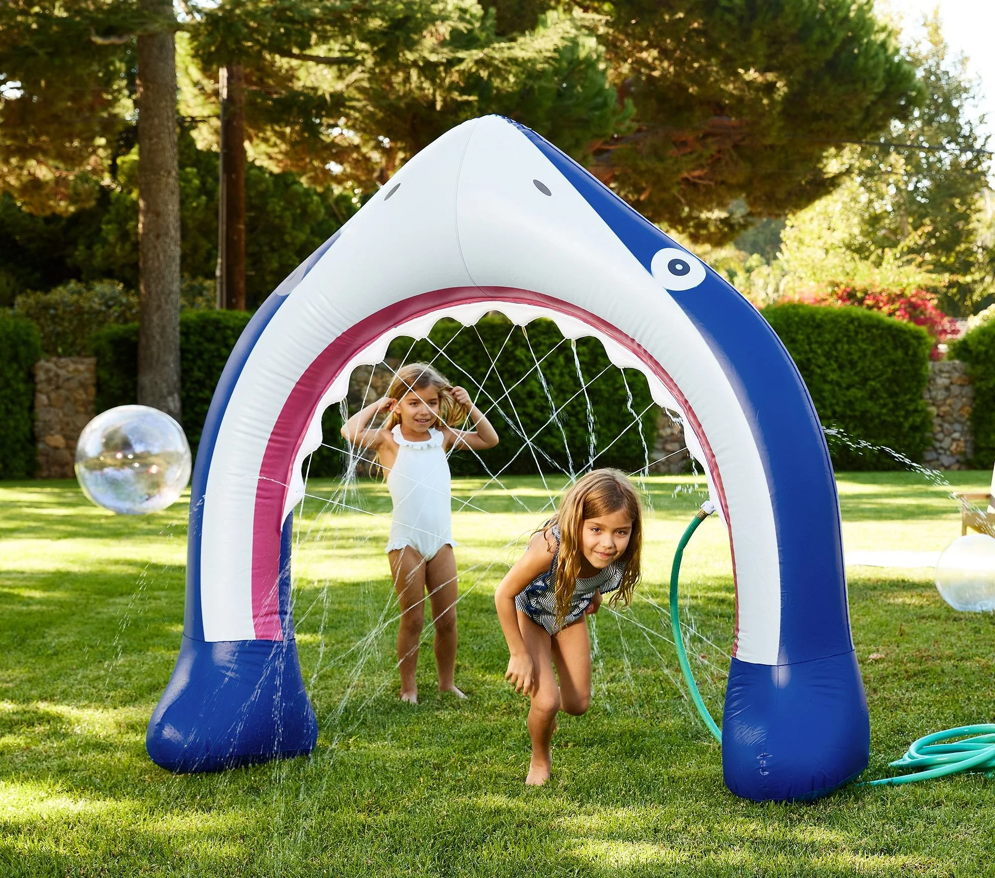 inflatable-shark-arch-sprinkler-1-xl.jpg