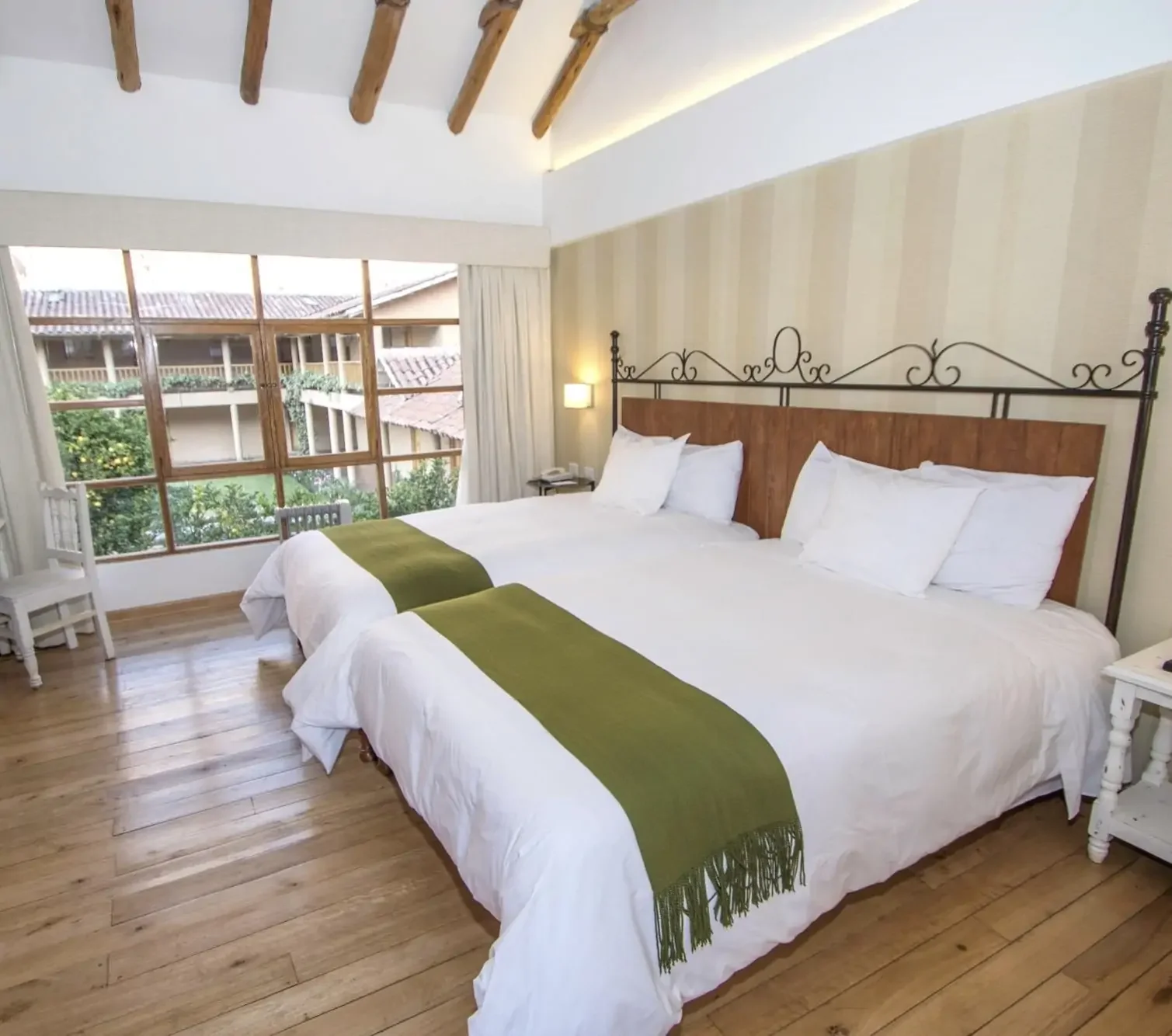 Twin-bedroom-casona-yucay.webp