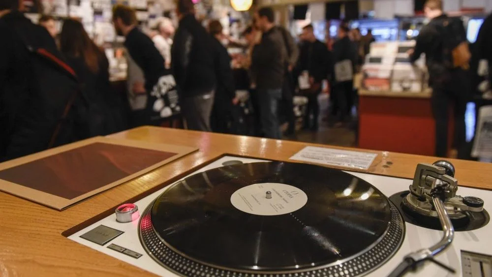 27 - vinyl swap meet 1.jpg