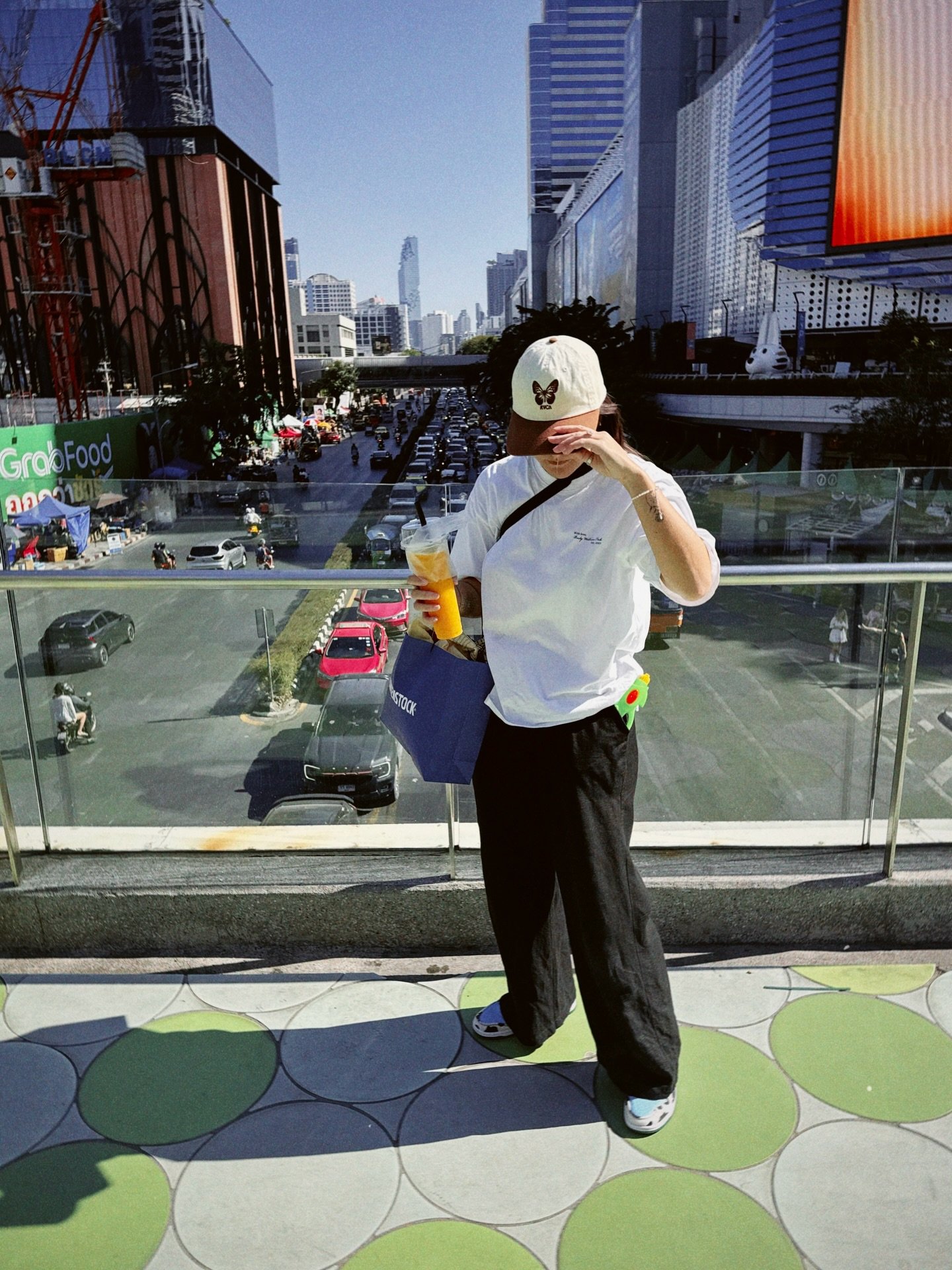 2 weeks. 30+ bits of content. Too many lava cakes, not enough mango shakes. More to come but for now, enjoy these bits from the camera roll 🇹🇭