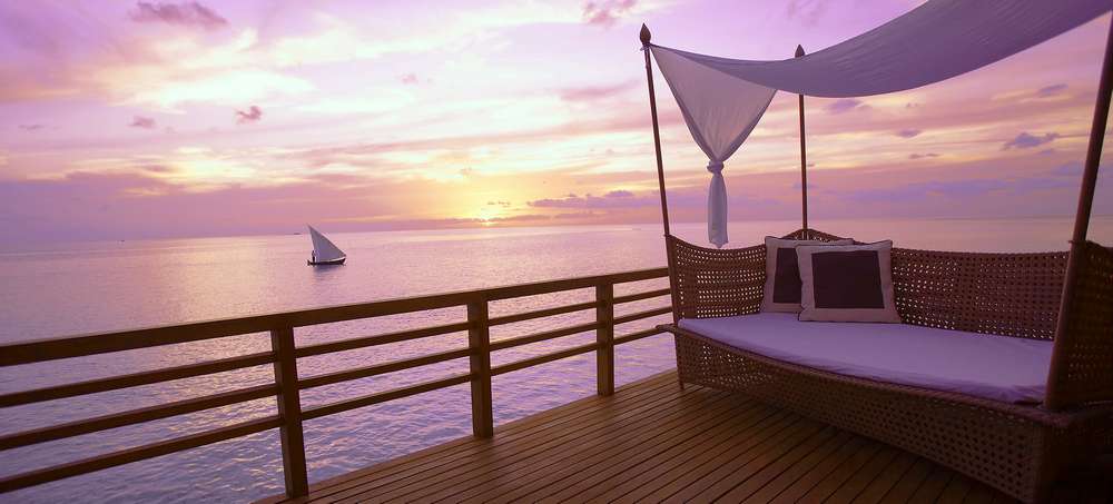 baros-maldives_wv-sunset-deck_hr.jpg
