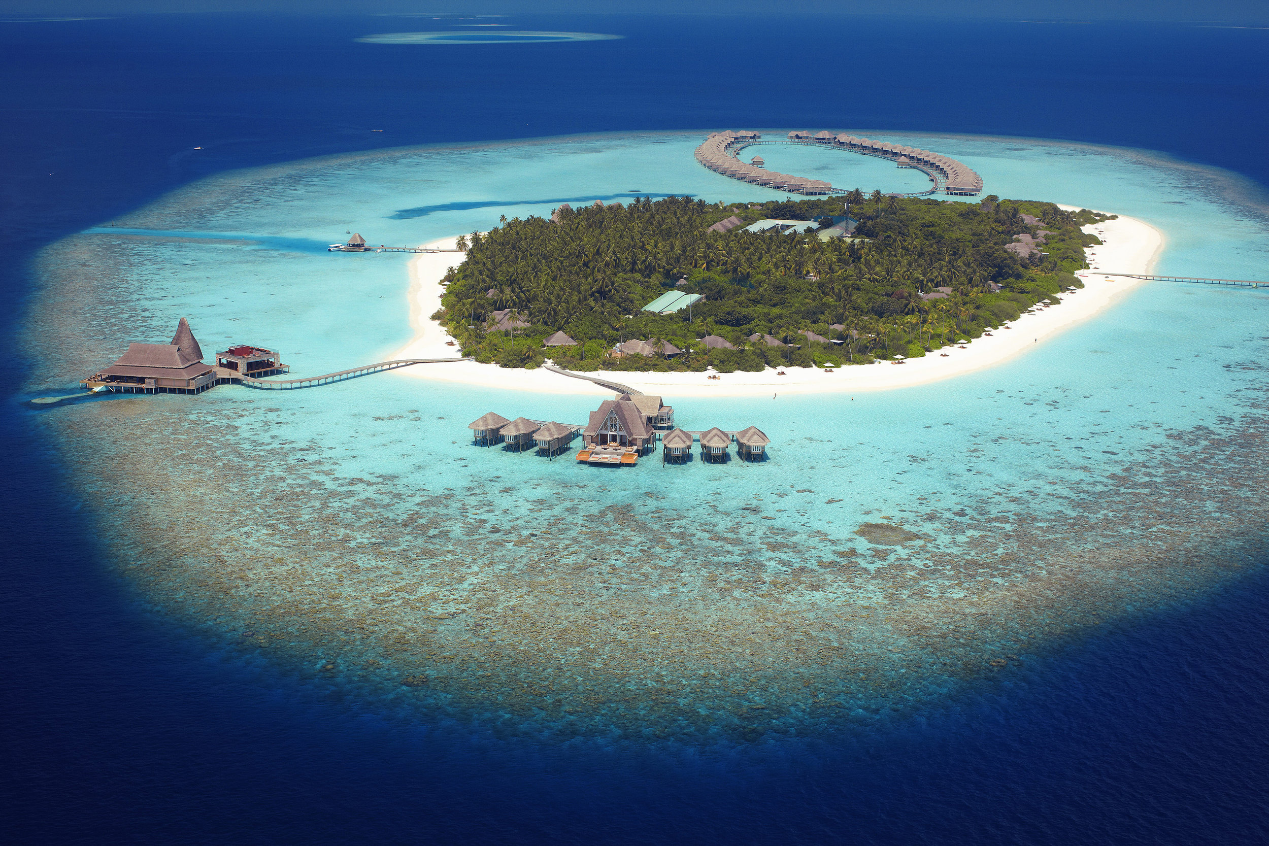 Остров удовлетворения. Остров Курумба Мальдивы. Анантара Кихавах Мальдивы. Баа-Атолл Мальдивские острова. Южный Мале Атолл Мальдивы.