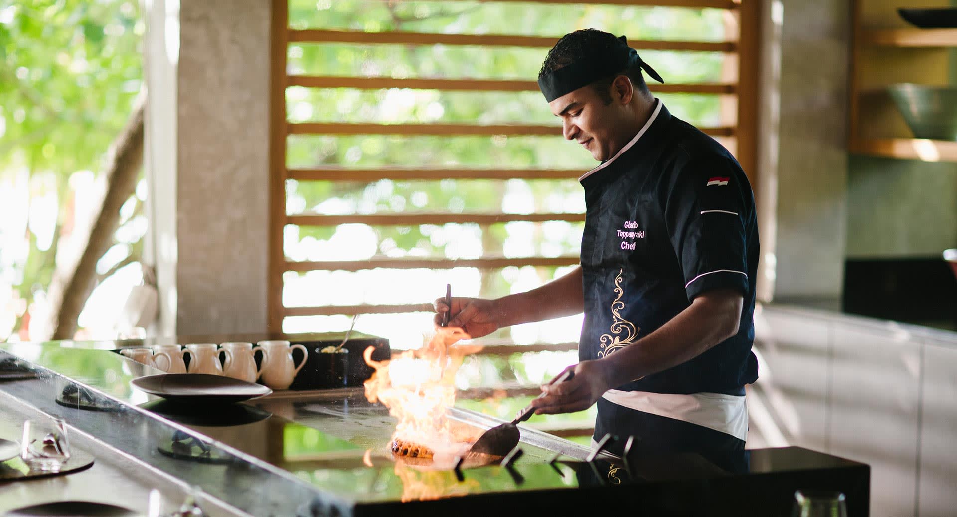 anantara_veli_maldives_origami_teppan_station_1920x1037.jpg