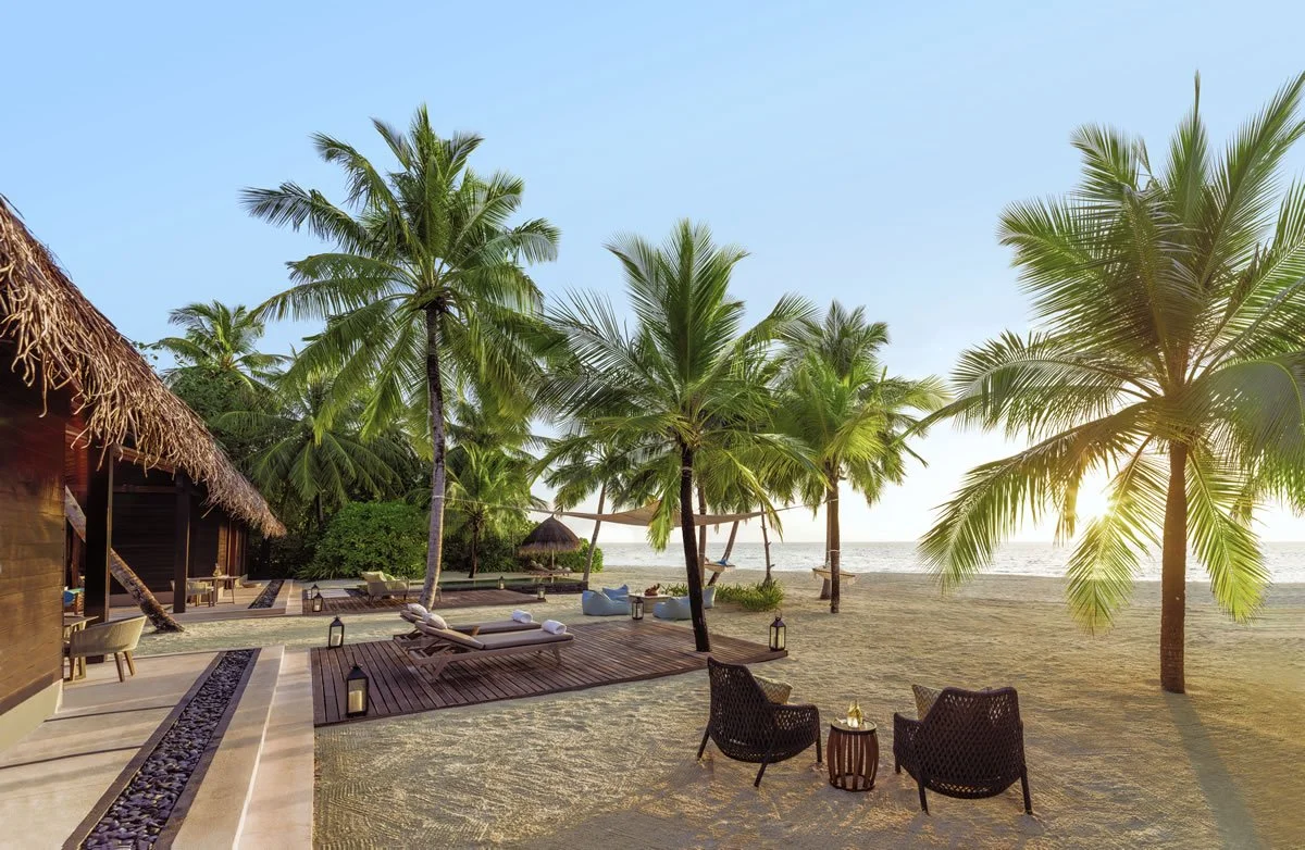 OneAndOnly_ReethiRah_Accommodation_TwoVillaResidence_OutdoorLivingArea_V1a_LR.jpg