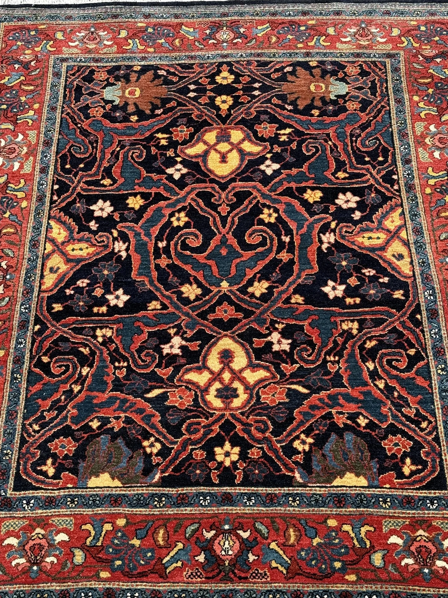 4'5 x 5'6 Persian Garrus design Bidjar