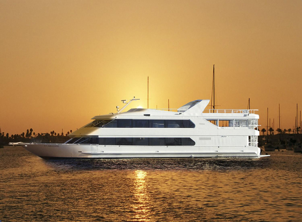 pacific-avalon-dream-cruises-yacht-at-sea.jpg