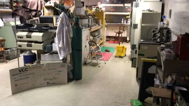 Updates!  This place is spotless!  Not only have we been re-arranging things around here, but we&rsquo;ve got some new equipment too!  UV-Vis Spectroscopy, Glovebox, 2nd Balance, and brand new shelves!  Look at all that clean glassware! 🔬🔬🔬#labora