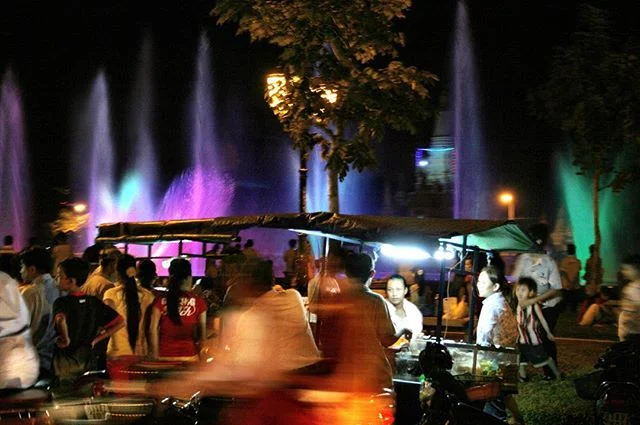 This city is always alive. #phnompenh #cambodia