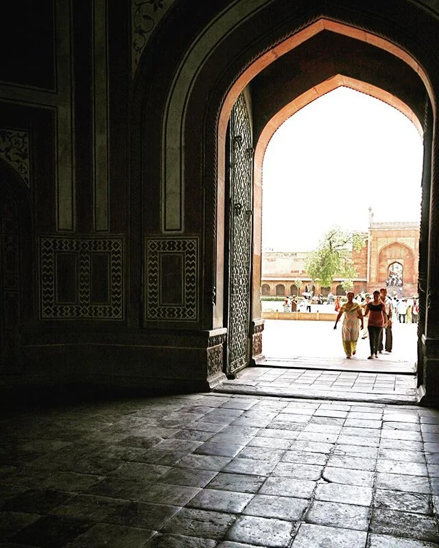 As you walk through this arch, the stunning Taj Mahal stands in front of you. There are so many beautiful images of that sight, but if you turn around, you get to relive that moment over and over as people see it for the first time. #PPThroughThePort