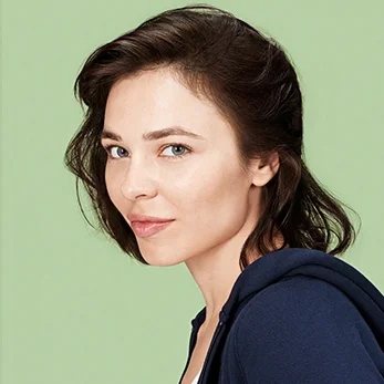 -29_Uniqlo_Nina Kraviz.jpg