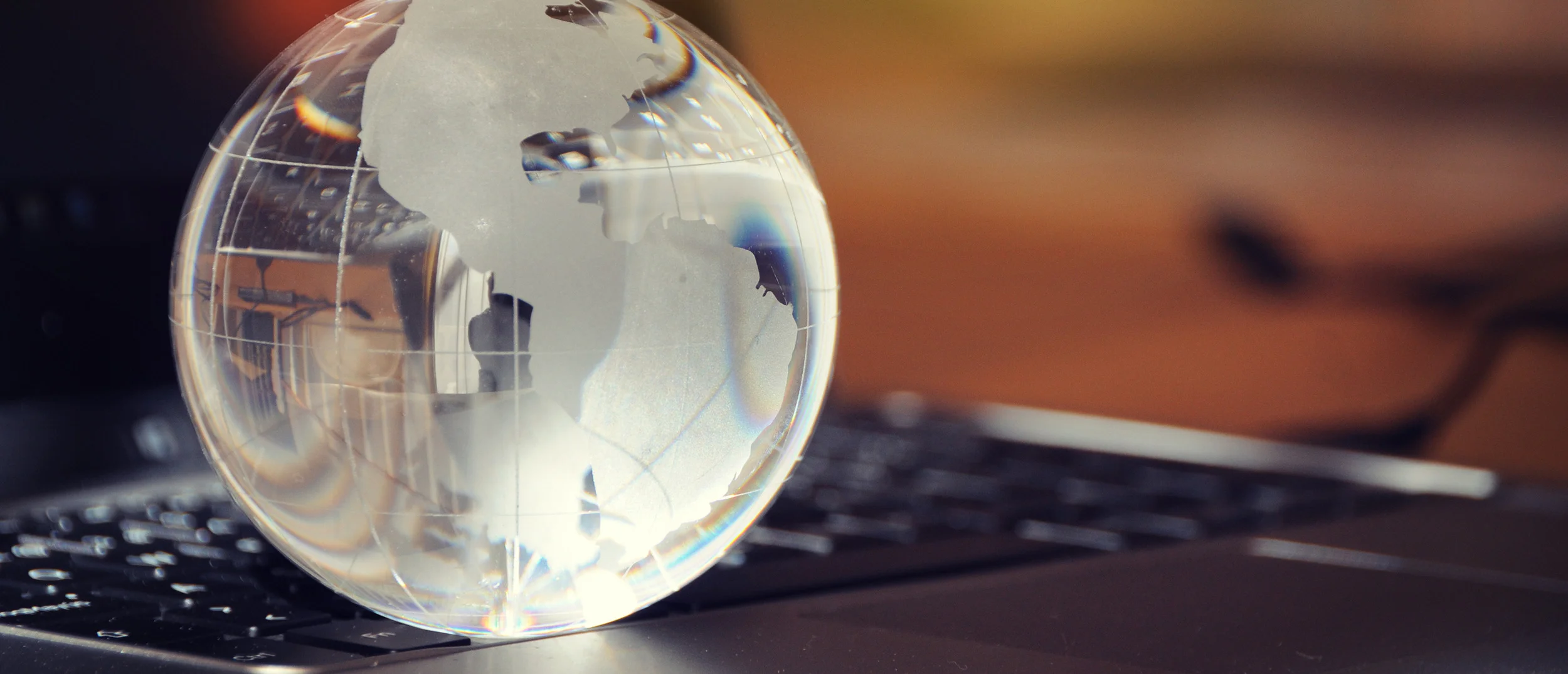 globecomputer.jpg