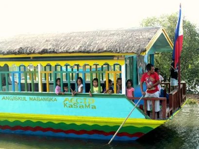 AmB floating classroom in use