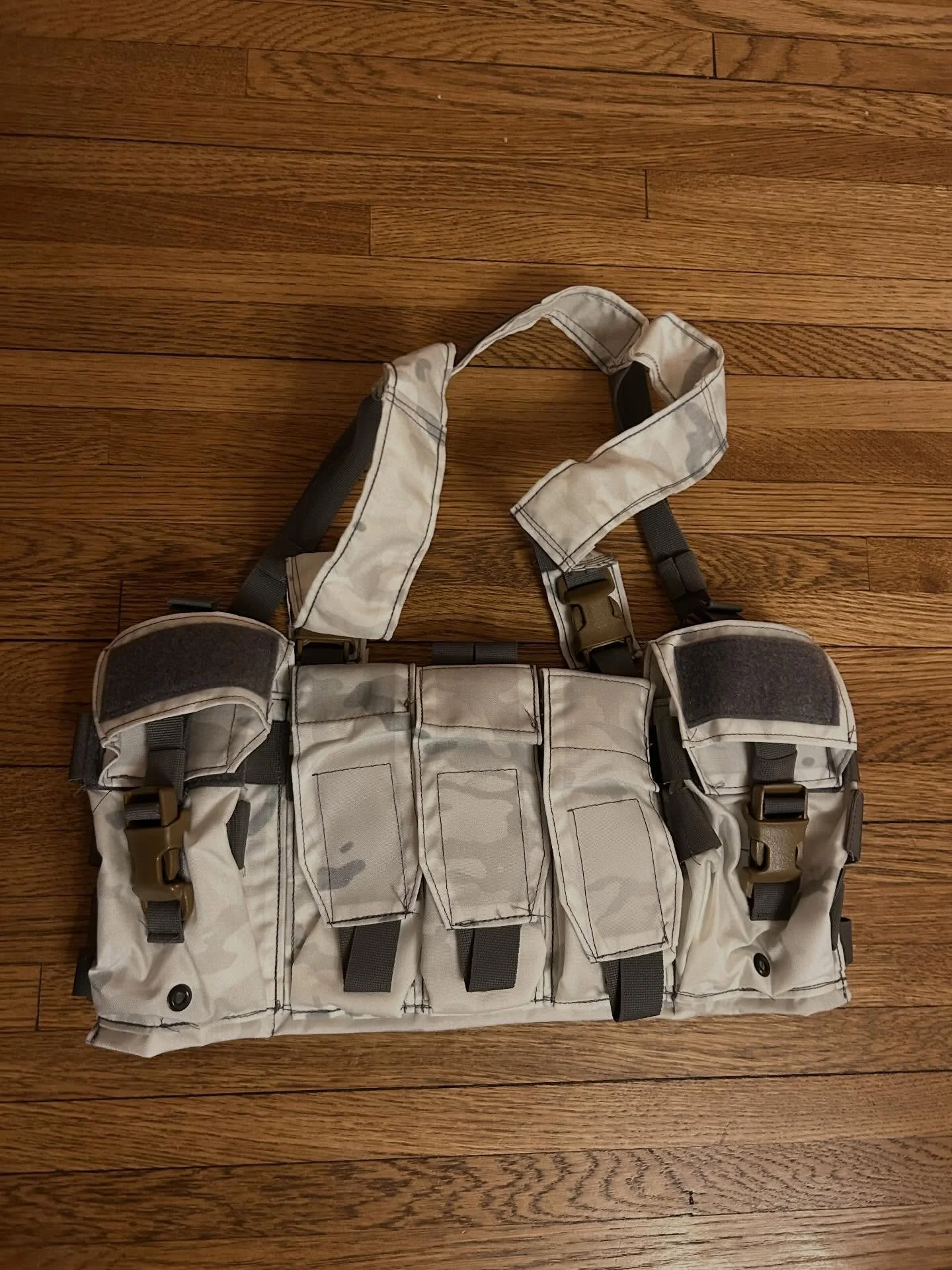 I just opened the box. These look fantastic in person. 

The gray with the multicam Alpine looks really hot