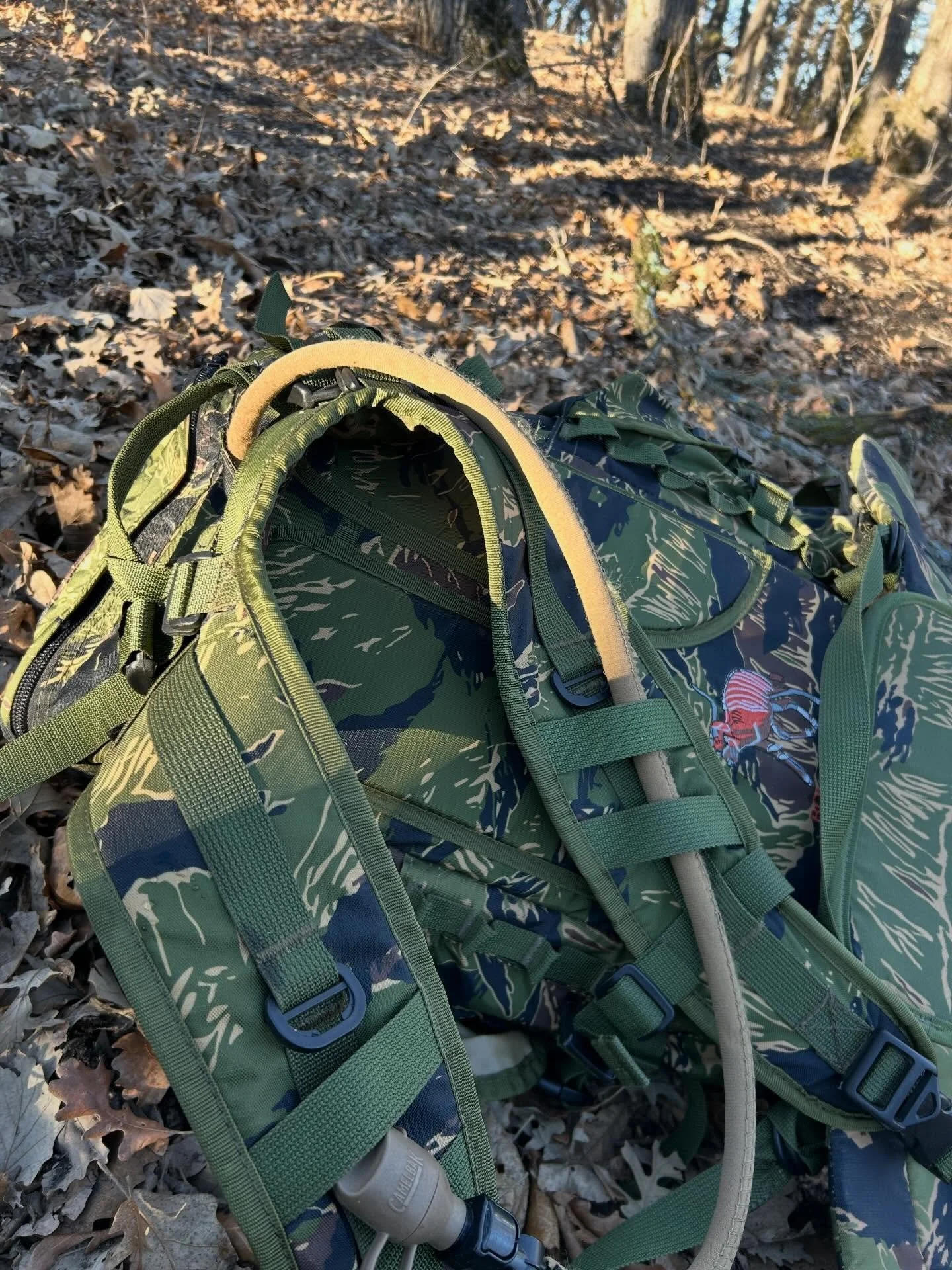 @bongo_gear BPP (Becker Patrol Pack) is the only pack I know that can effectively move between a 12-72 hour pack.

Each external pouch has its own compression strap. And the main compartment has 4 compression straps. So you are very effectively able 
