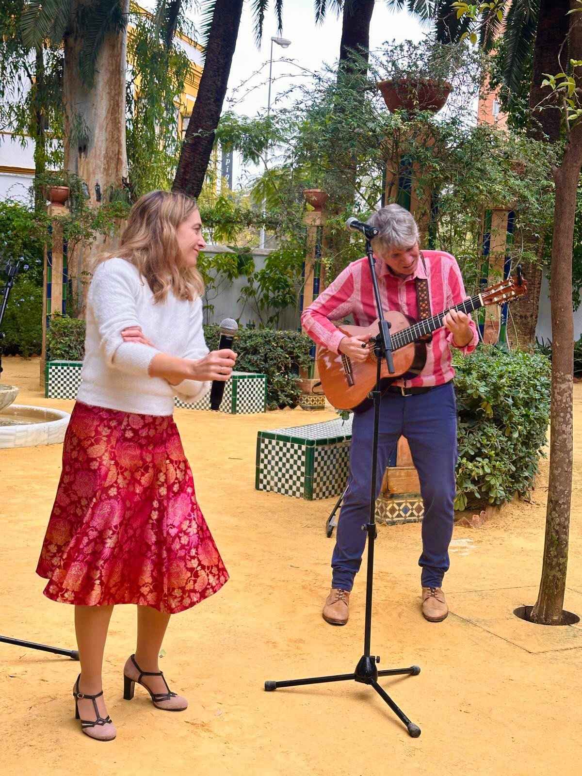 Alguna de nuestras cosas favoritas de este finde: Sevilla, el locur&oacute;n de belleza que es Villa Luisa, novios guap&iacute;simos, invitados de los que jalean, equipo de organizaci&oacute;n top y poder brindar con nuestros amigu&iacute;simos @dela