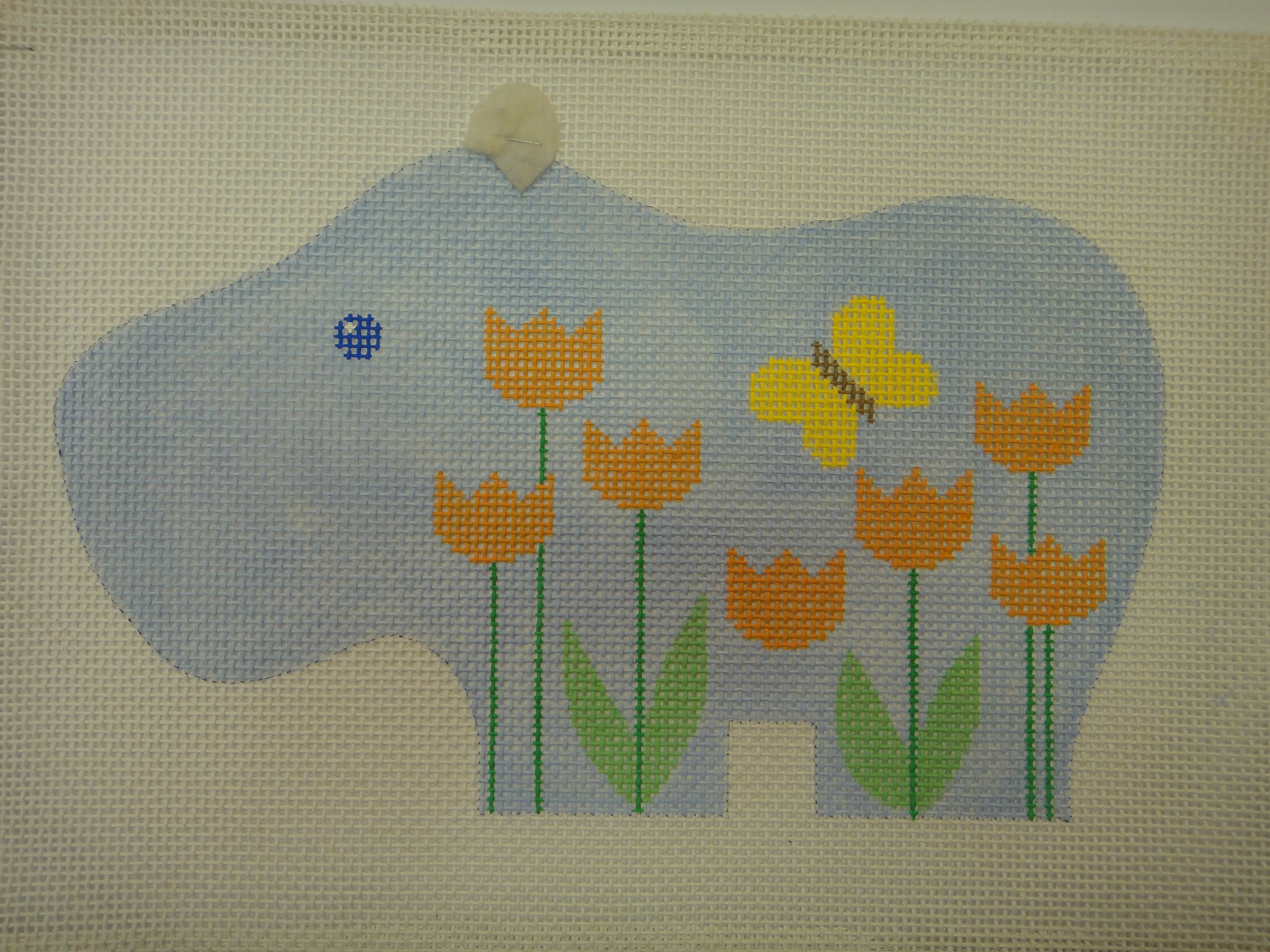 C13A Flowered Animals, Hippo, 10 mesh (12x7.5)
