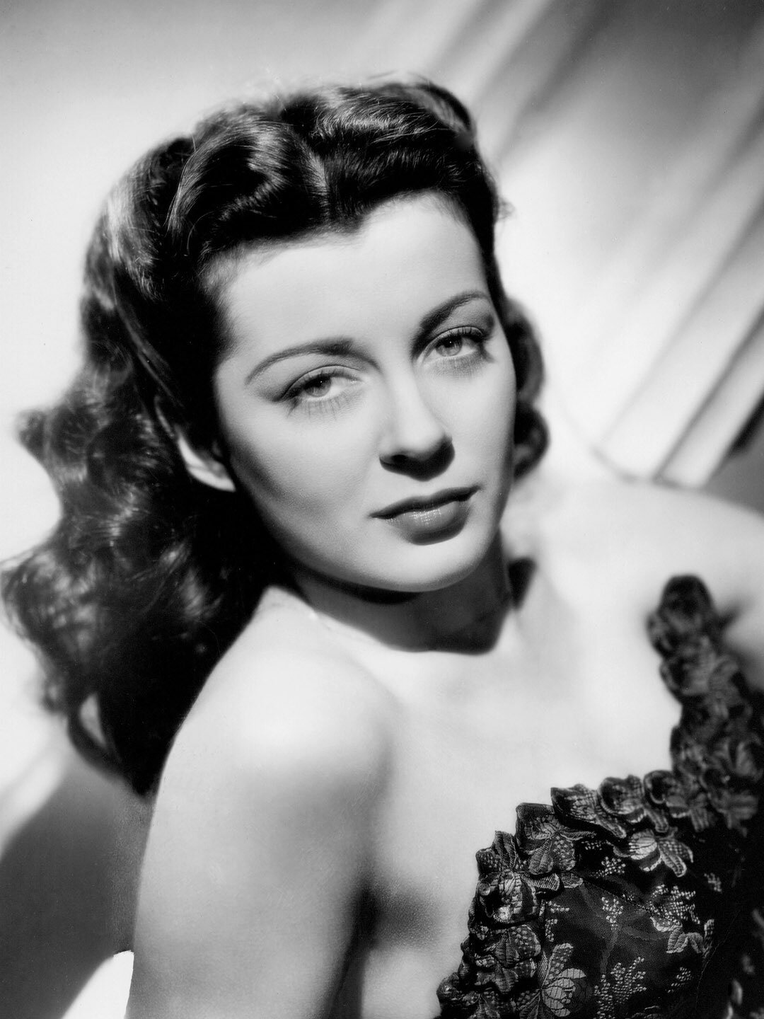 gail russell.jpg