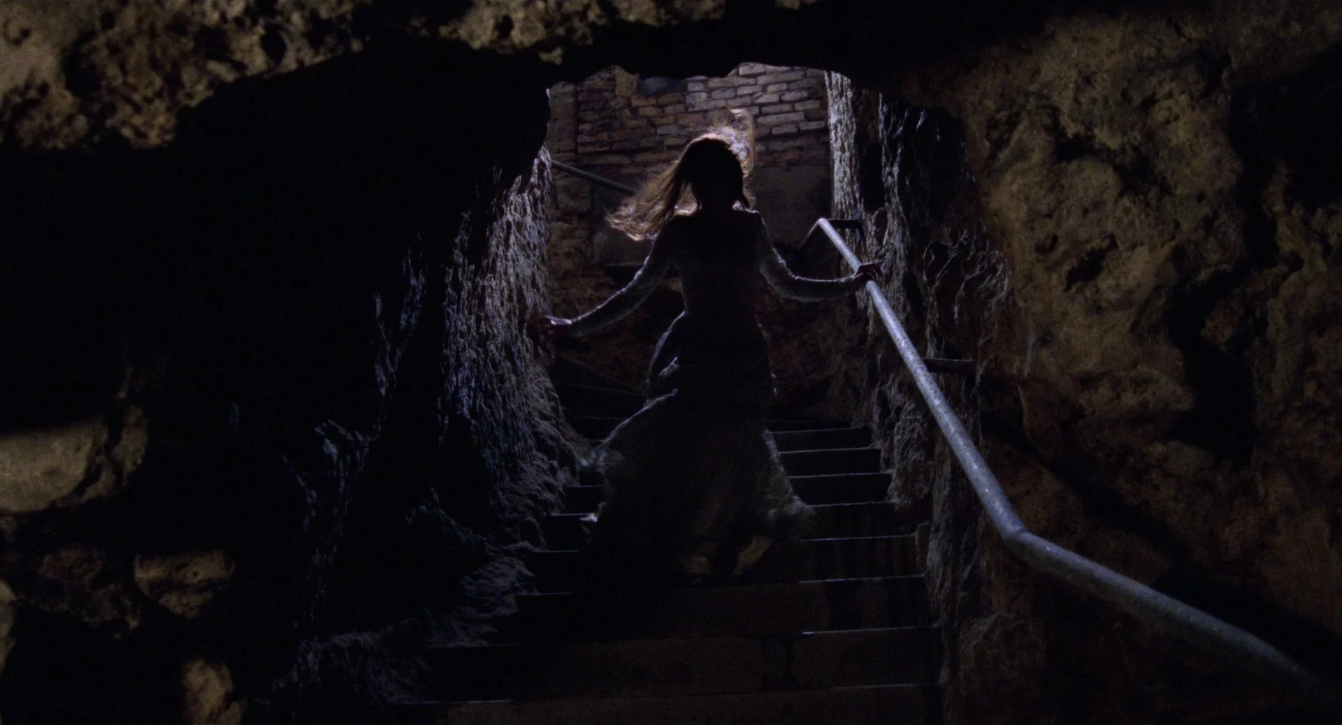 Dario Argento's THE PHANTOM OF THE OPERA shows the director succumbing to  his own instincts — Moviejawn, image size:1920x1038