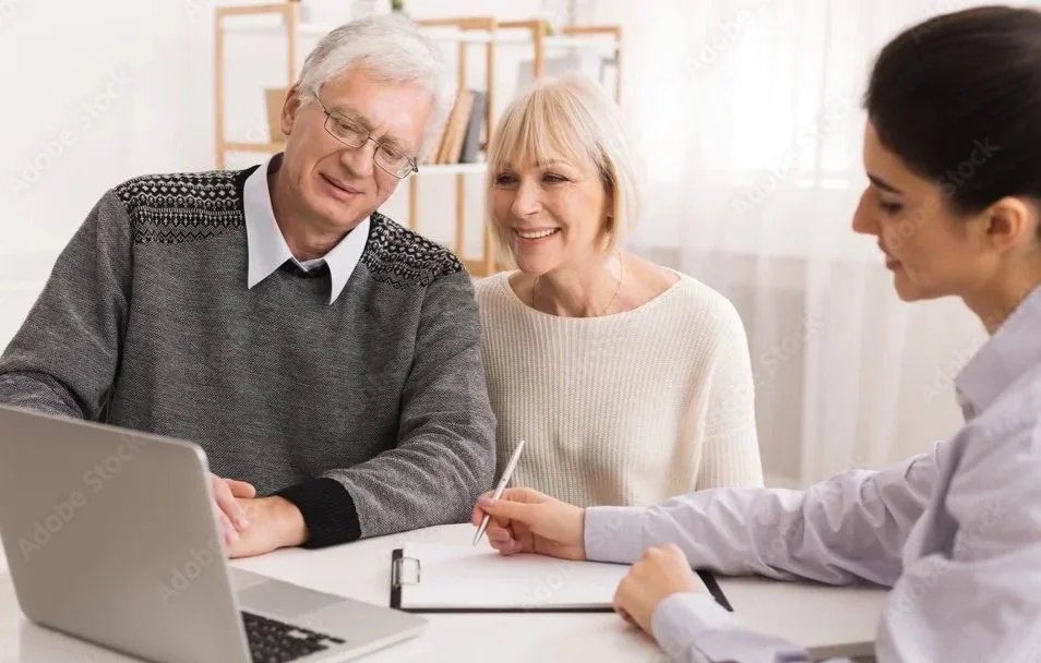 What to Expect — and How to Prepare — When Meeting Your Prospective Online Estate Sale Company