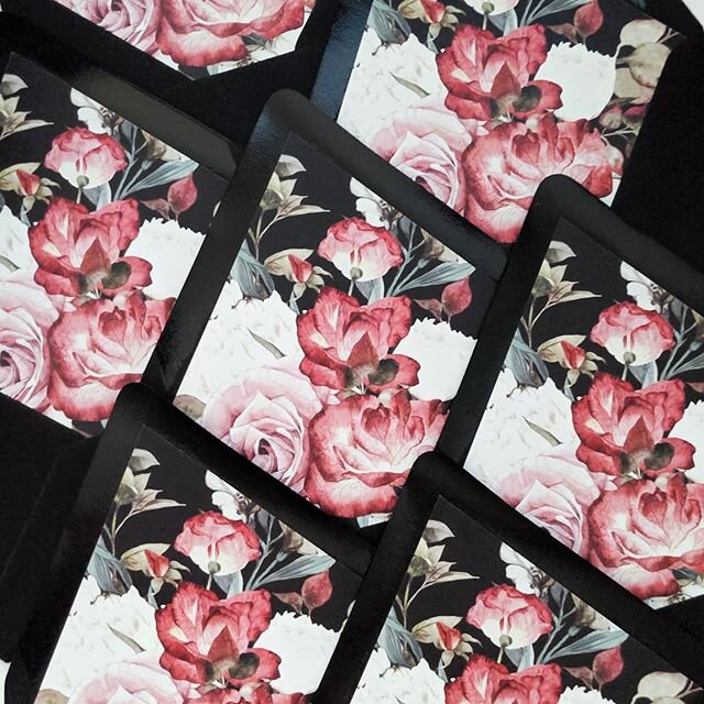 I always wonder what a guest's face looks like when they open up a wedding invitation and see this. &hearts;️