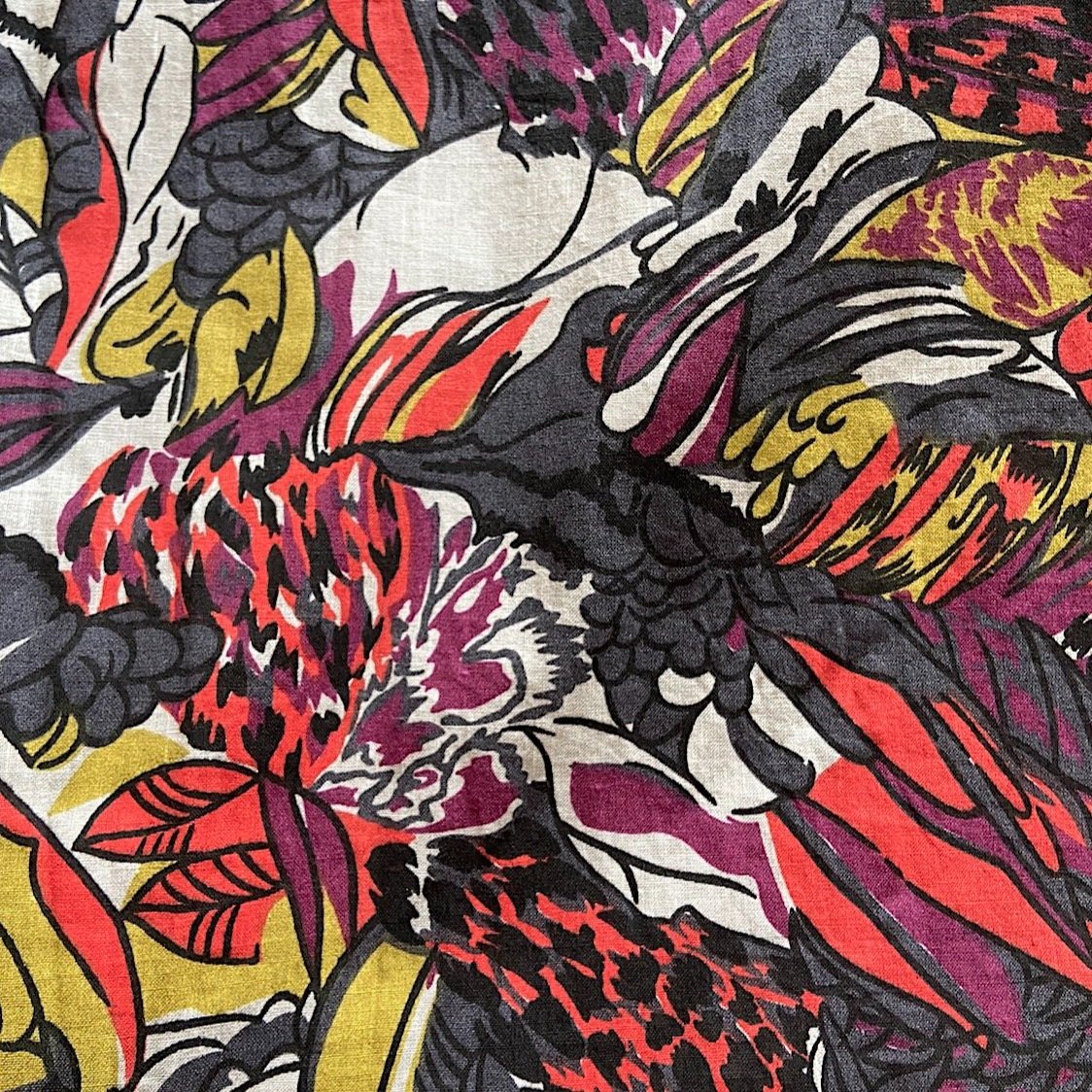 Bloomsbury / Graphite