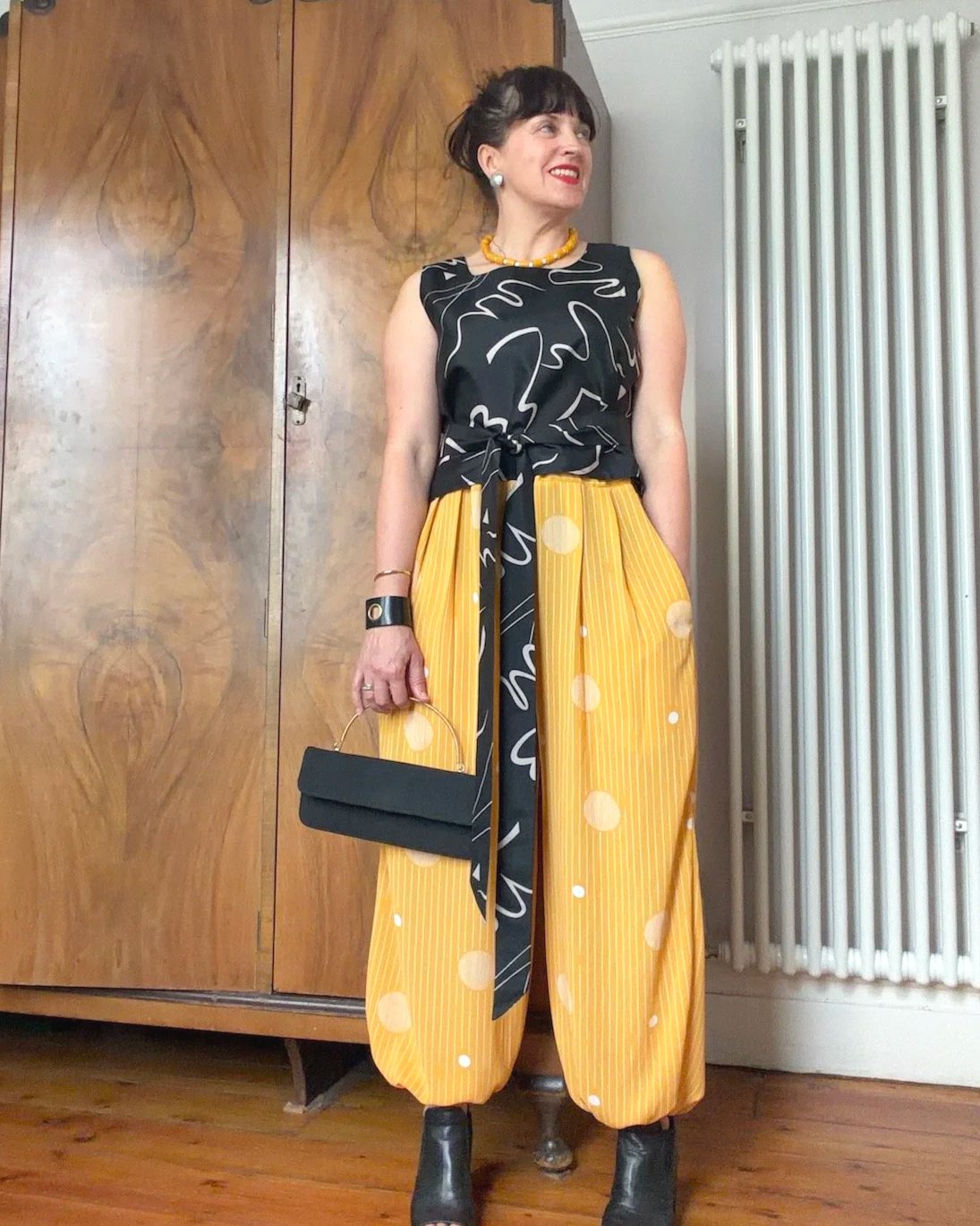 CHROMA3-yellow-ballon-pants7.png