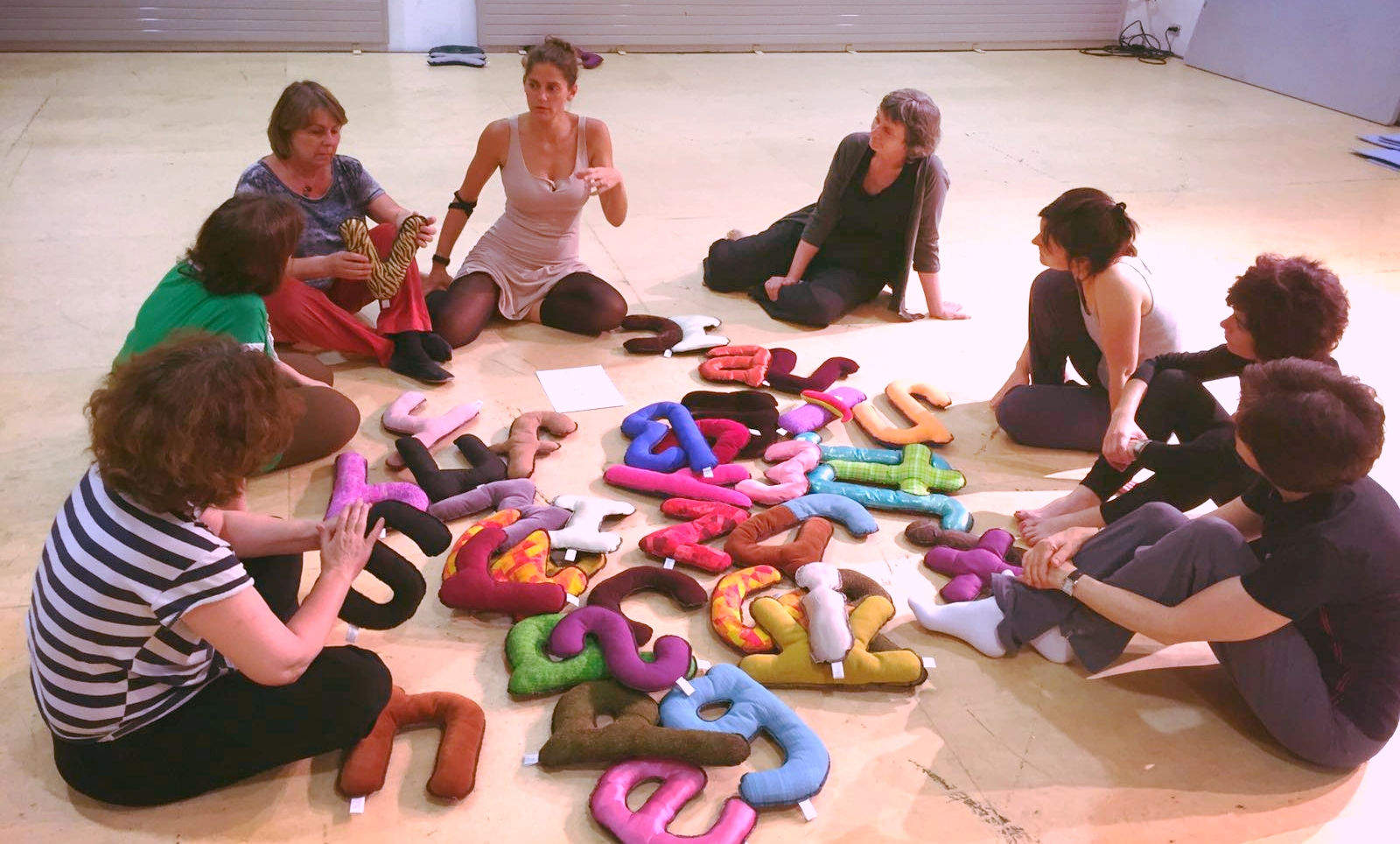 Giving a Colaianni Pillow phonetics workshop to teachers from the Insitut del Teatre in Barcelona.