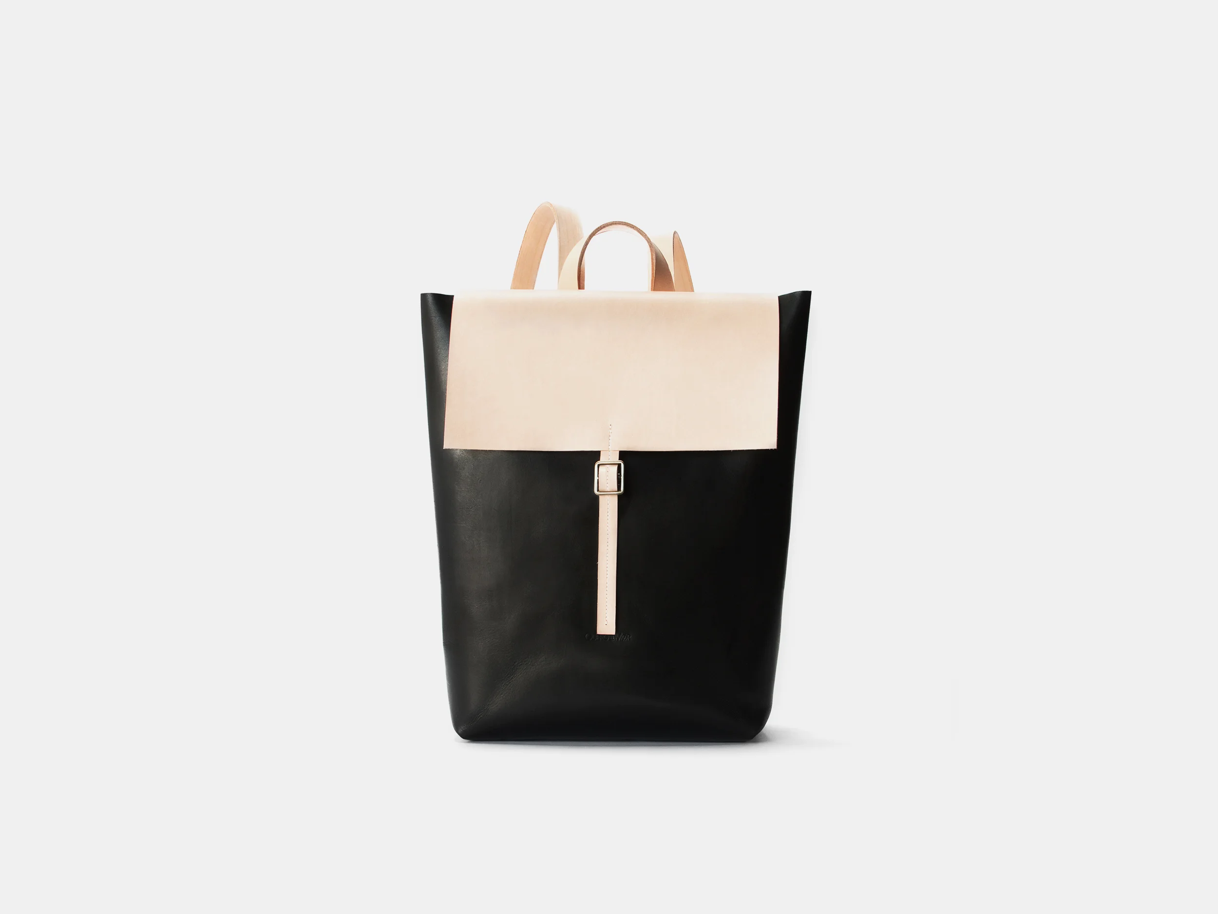 shop-cuero-and-mor-product-Backpack-Model-1-1-v1-FINAL.jpg