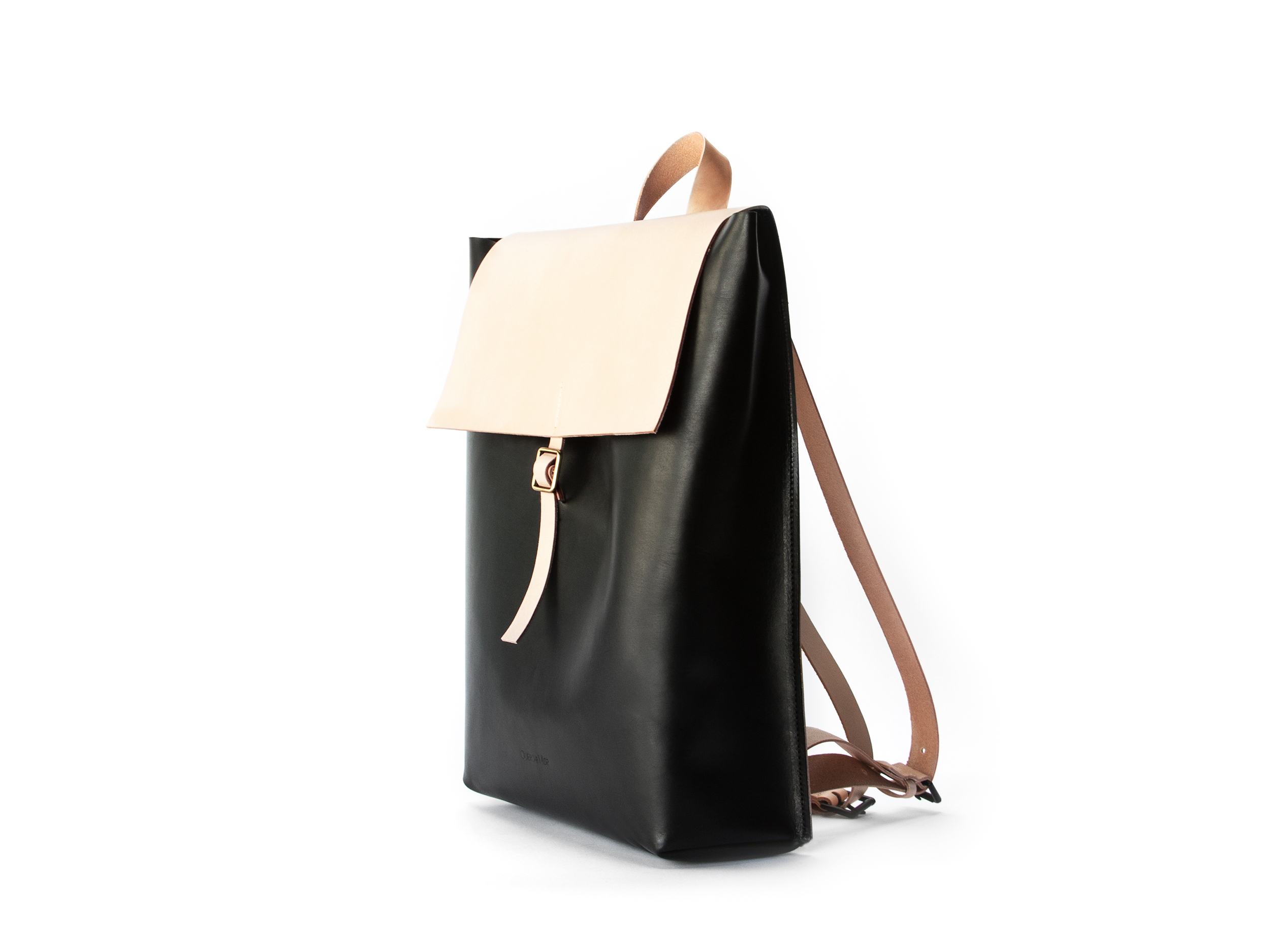 blog-cuero-and-mor-product-Backpack-Model-1-2-v1.jpg